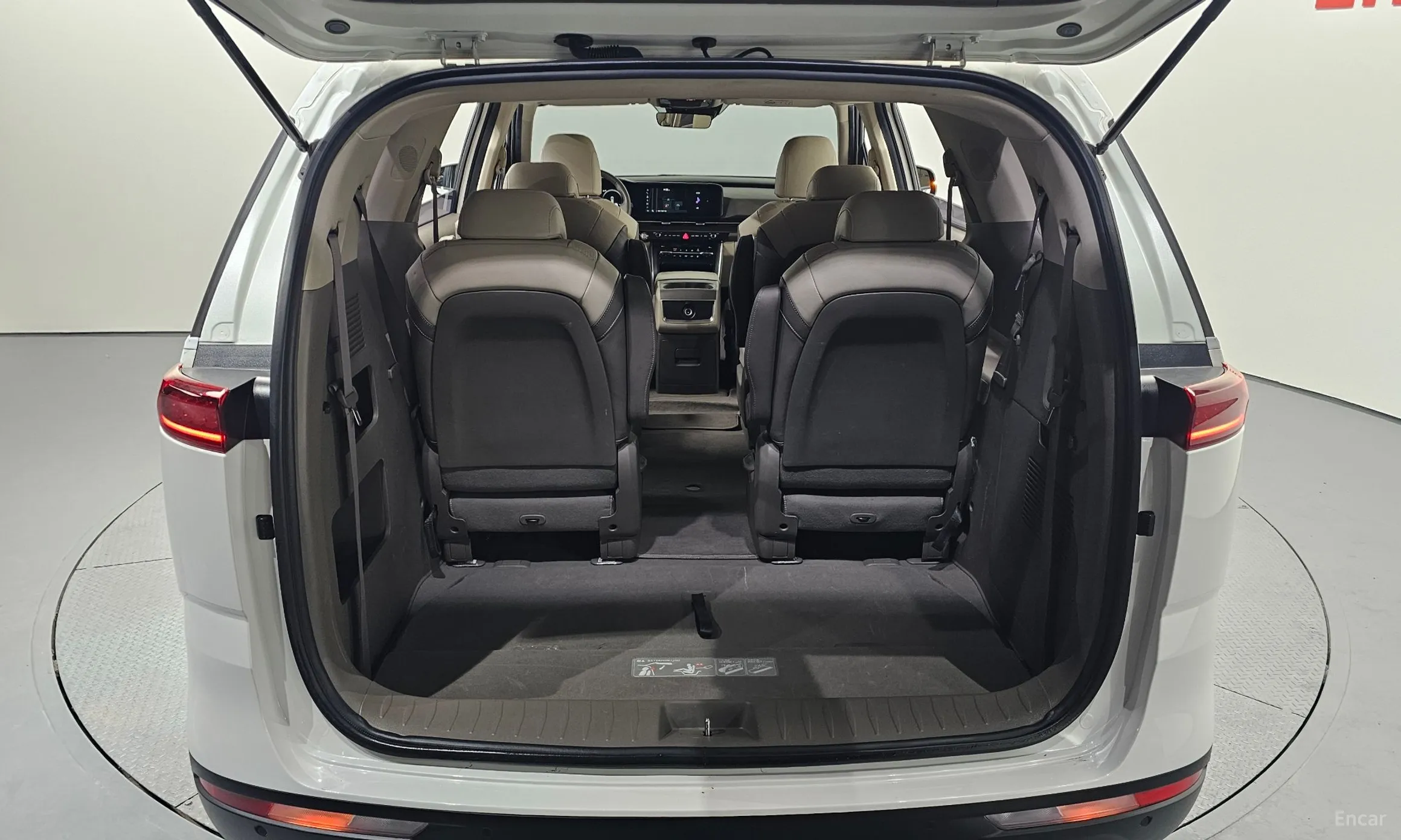 Kia Carnival Gen 4 превью 20