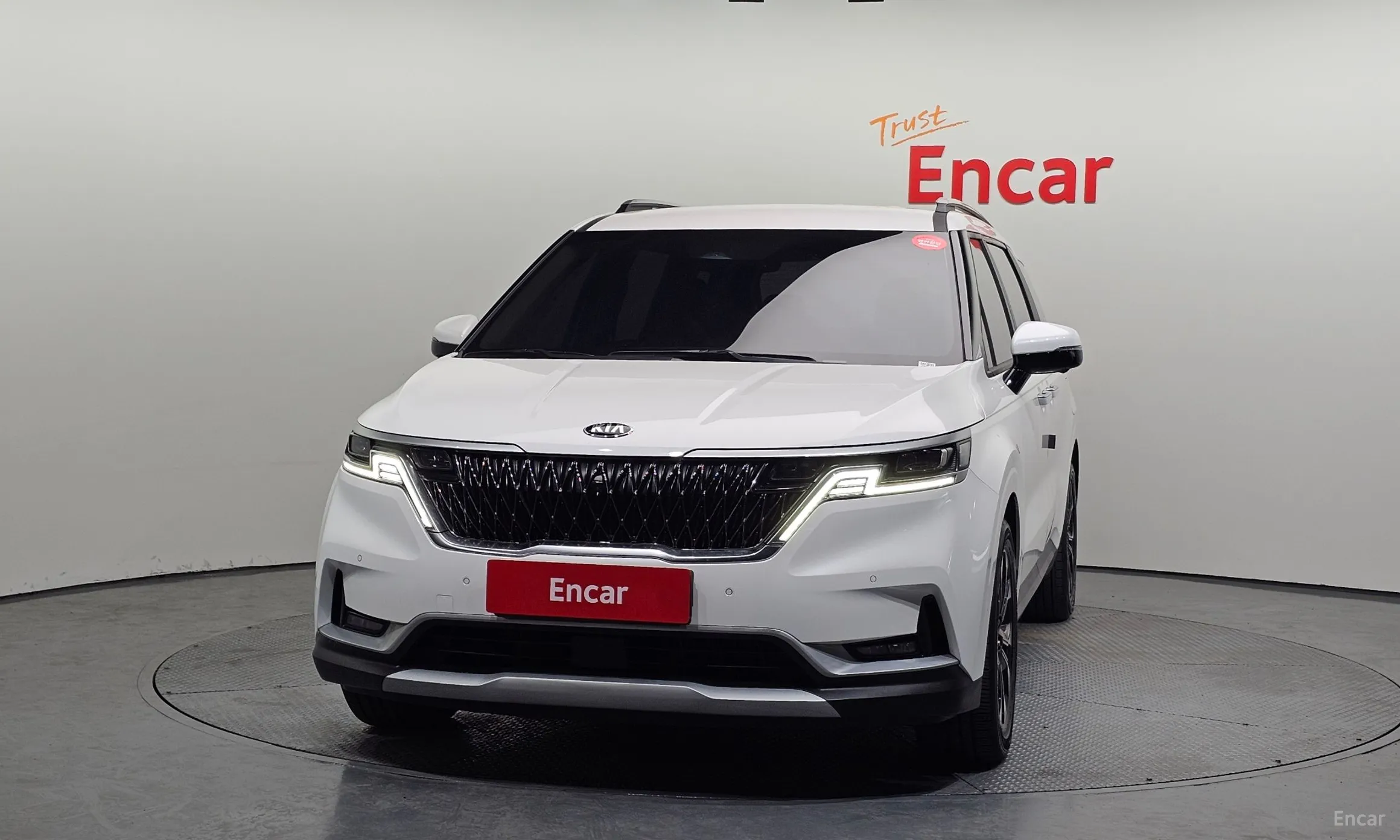 Kia Carnival Gen 4 превью 3