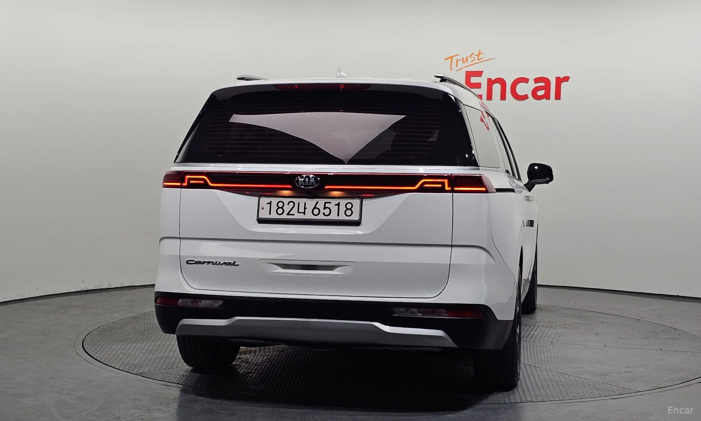 Kia Carnival Gen 4 превью 4