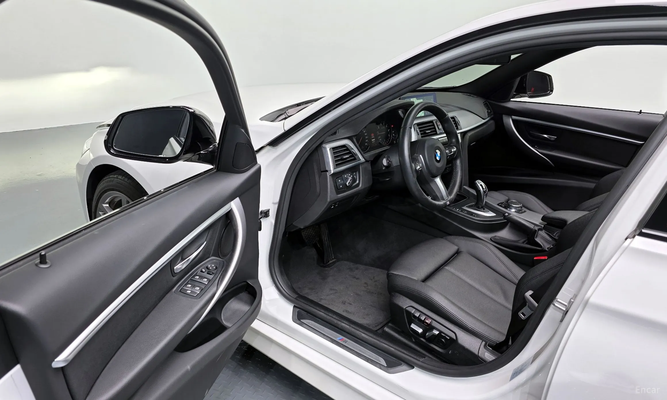 BMW 3 Series (F30) превью 11