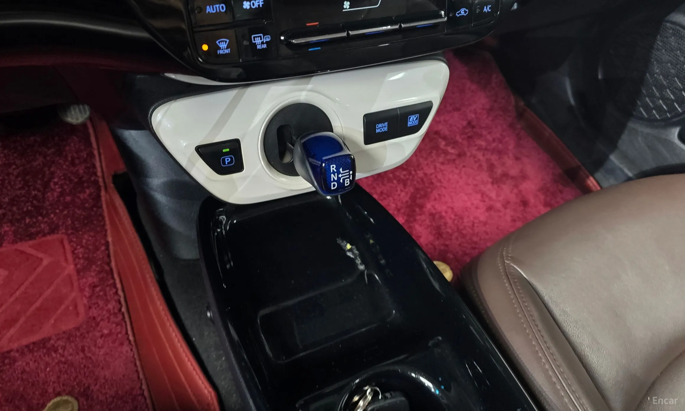 Toyota Prius 4th Generation превью 9