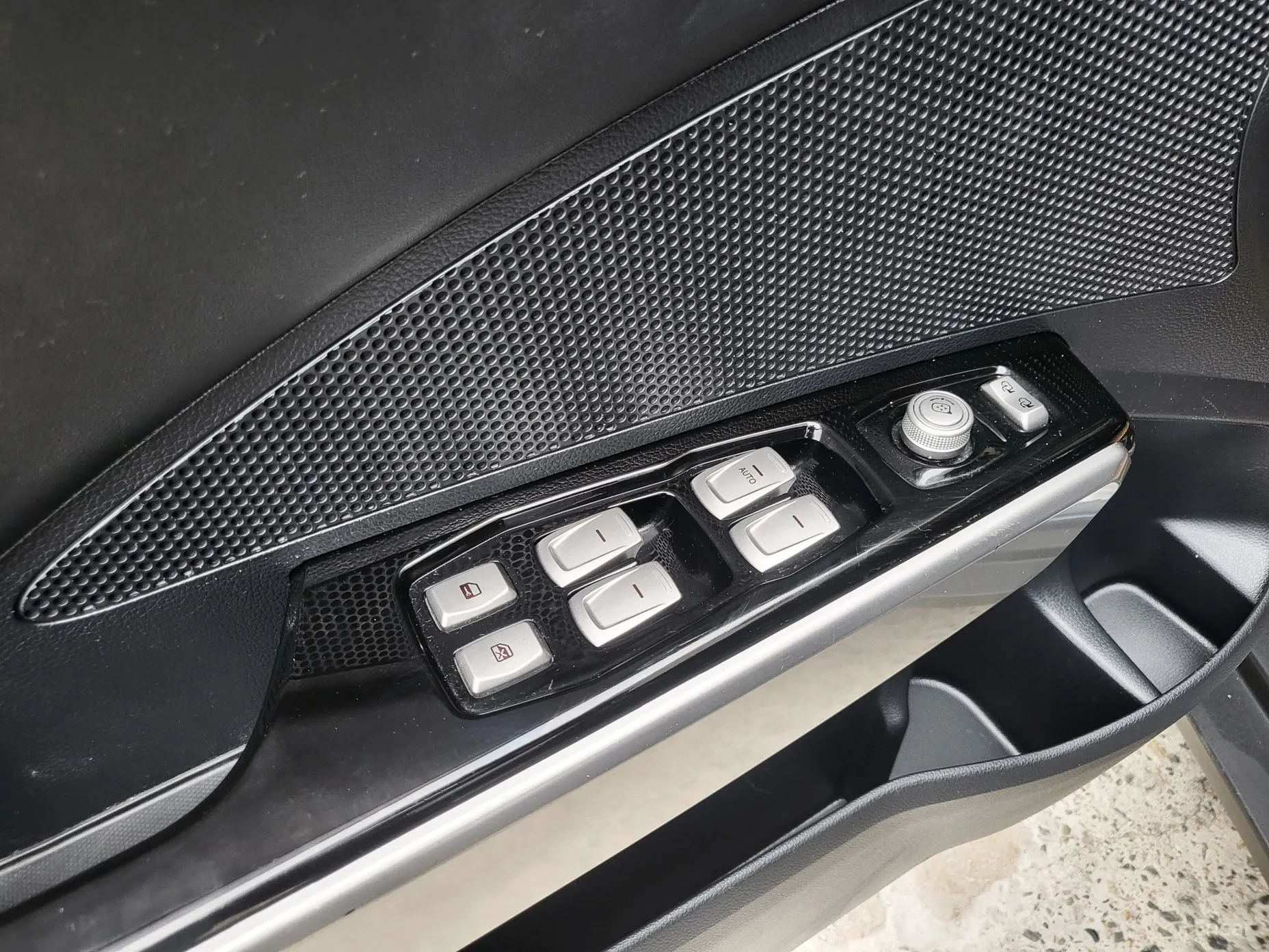 KG Mobility (SsangYong) Tivoli, Lazio превью 13