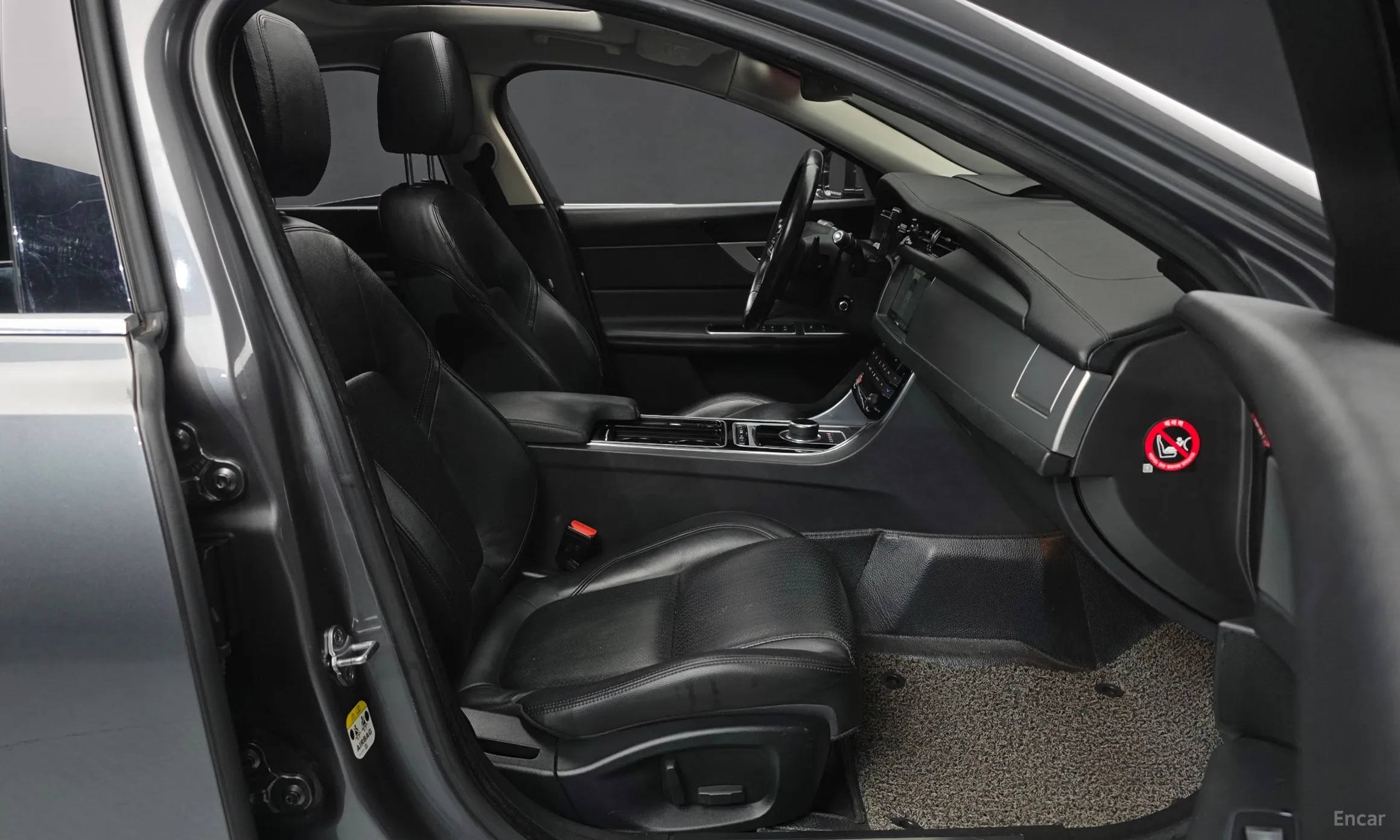 Jaguar XF (x260) превью 11
