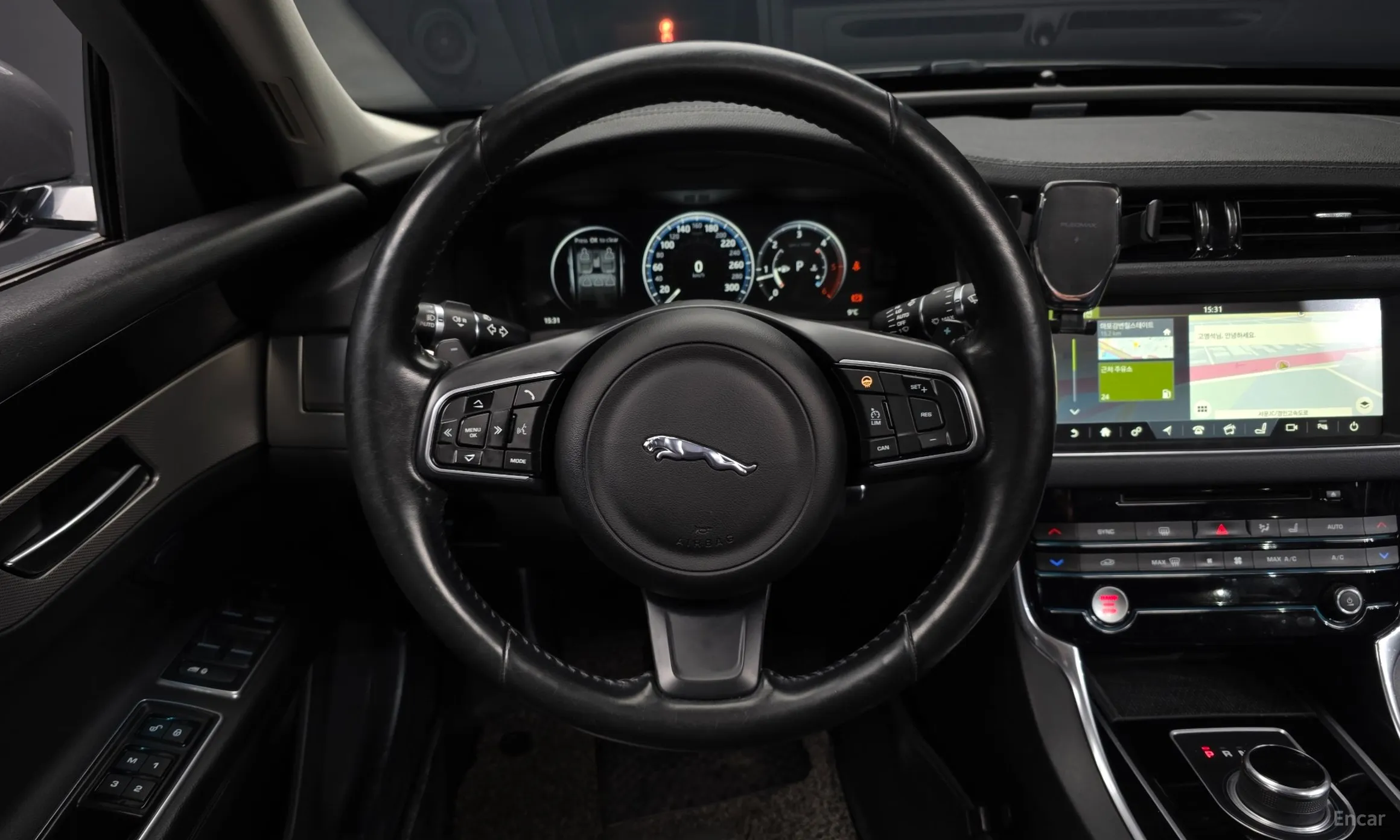 Jaguar XF (x260) превью 13