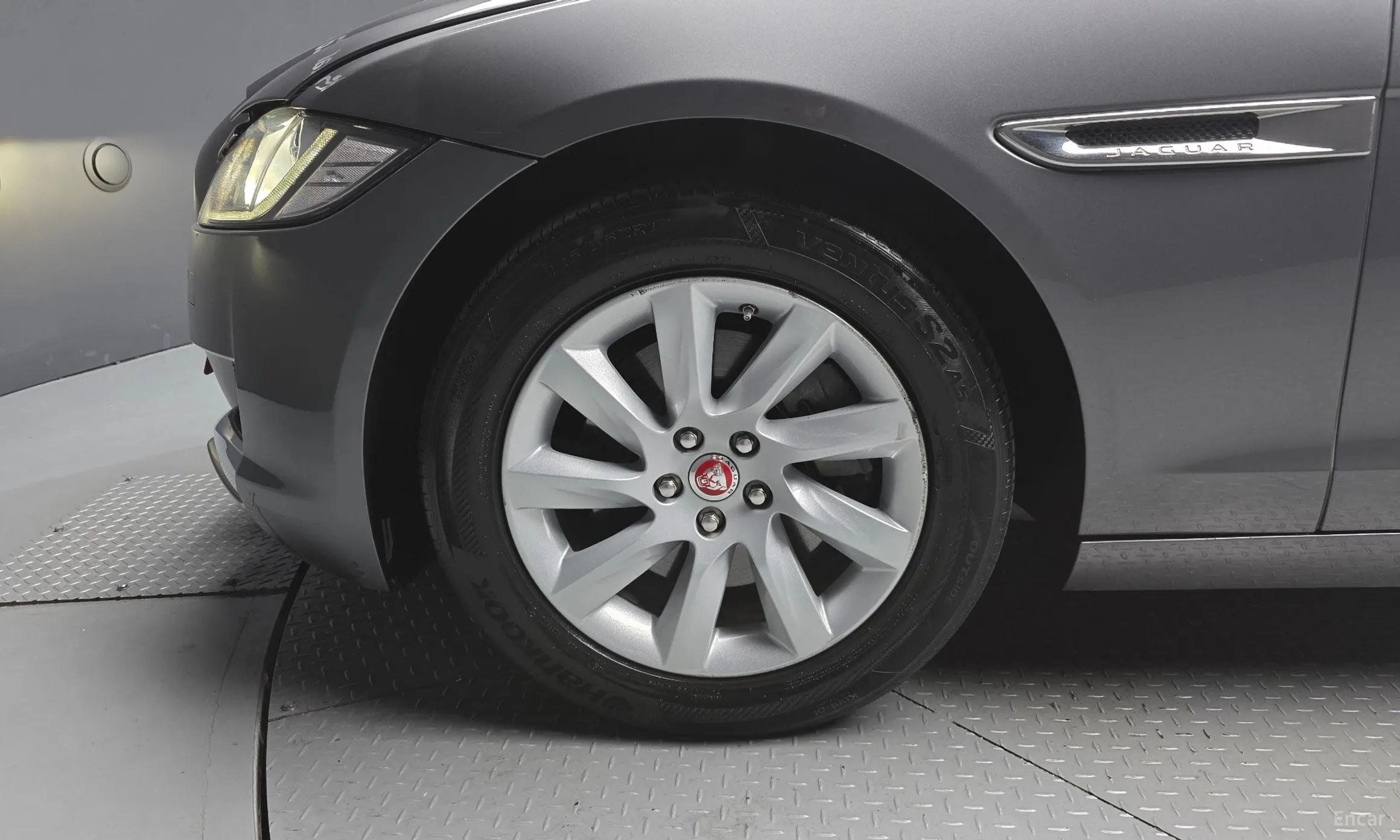 Jaguar XF (x260) превью 5