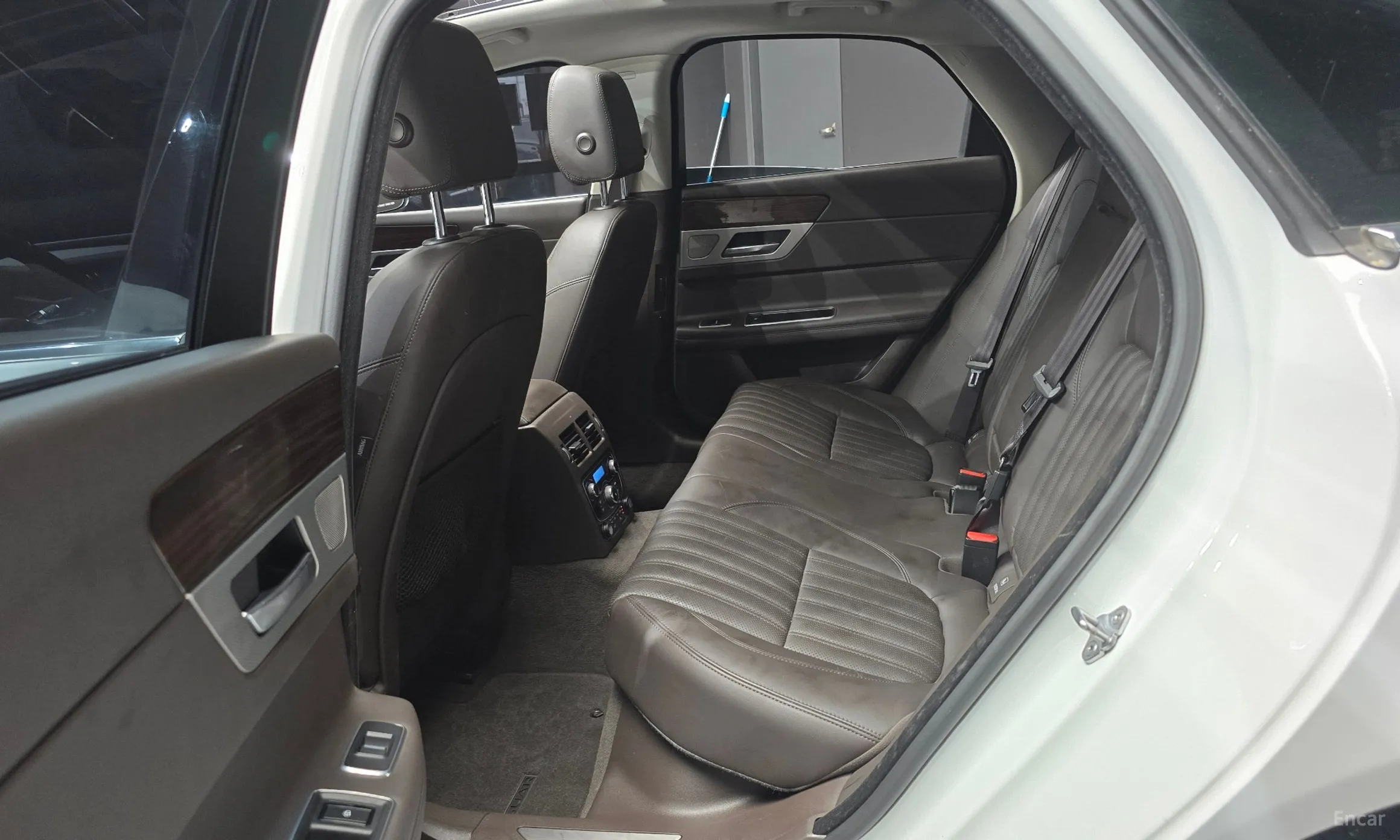 Jaguar XF (x260) превью 12