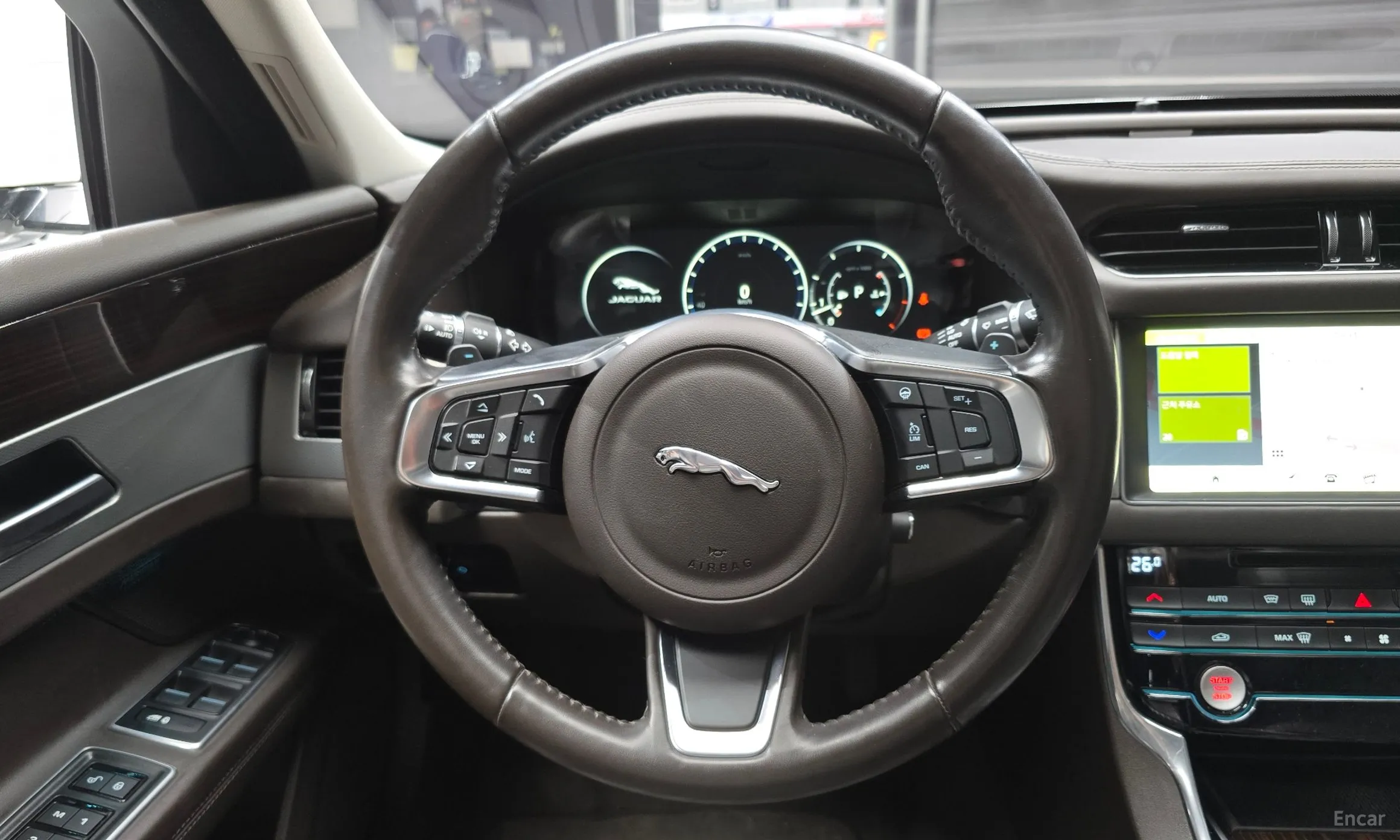 Jaguar XF (x260) превью 13