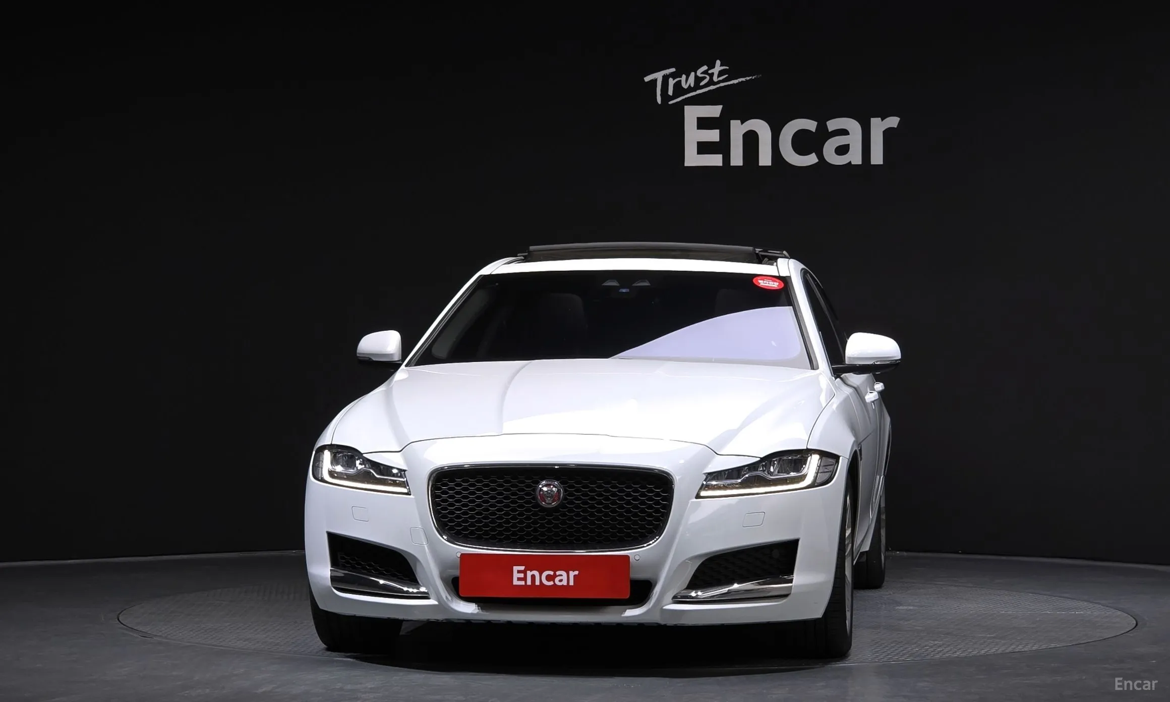 Jaguar XF (x260) превью 3