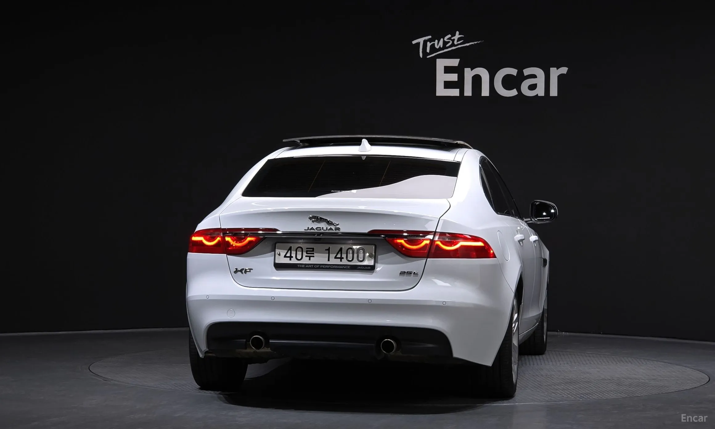 Jaguar XF (x260) превью 4