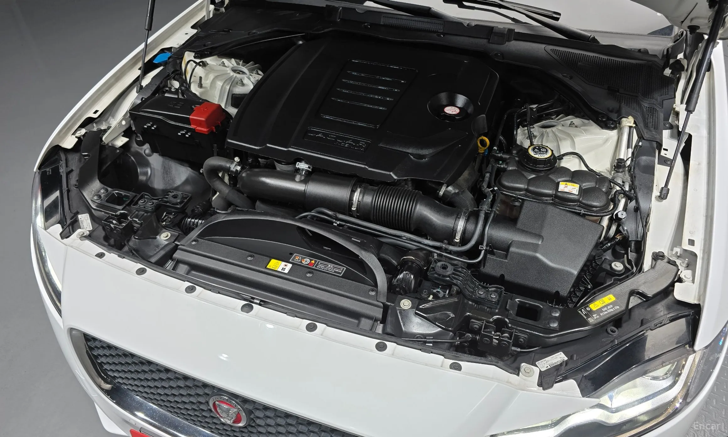 Jaguar XF (x260) превью 6