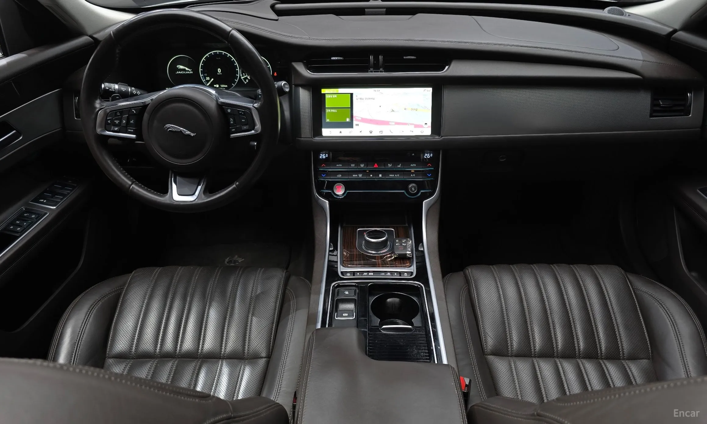 Jaguar XF (x260) превью 7