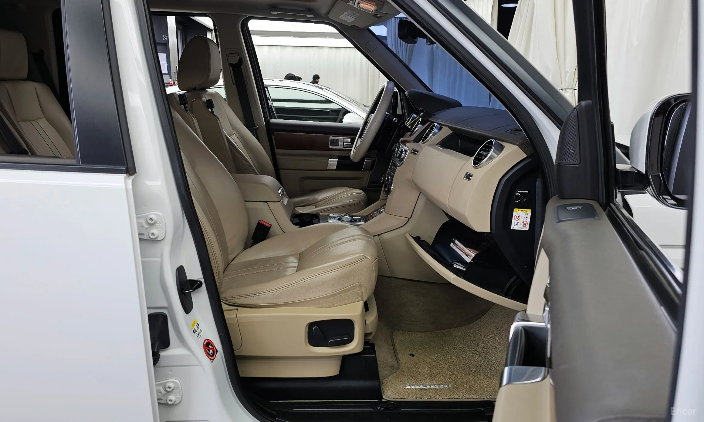 Land Rover Discovery 4 превью 11