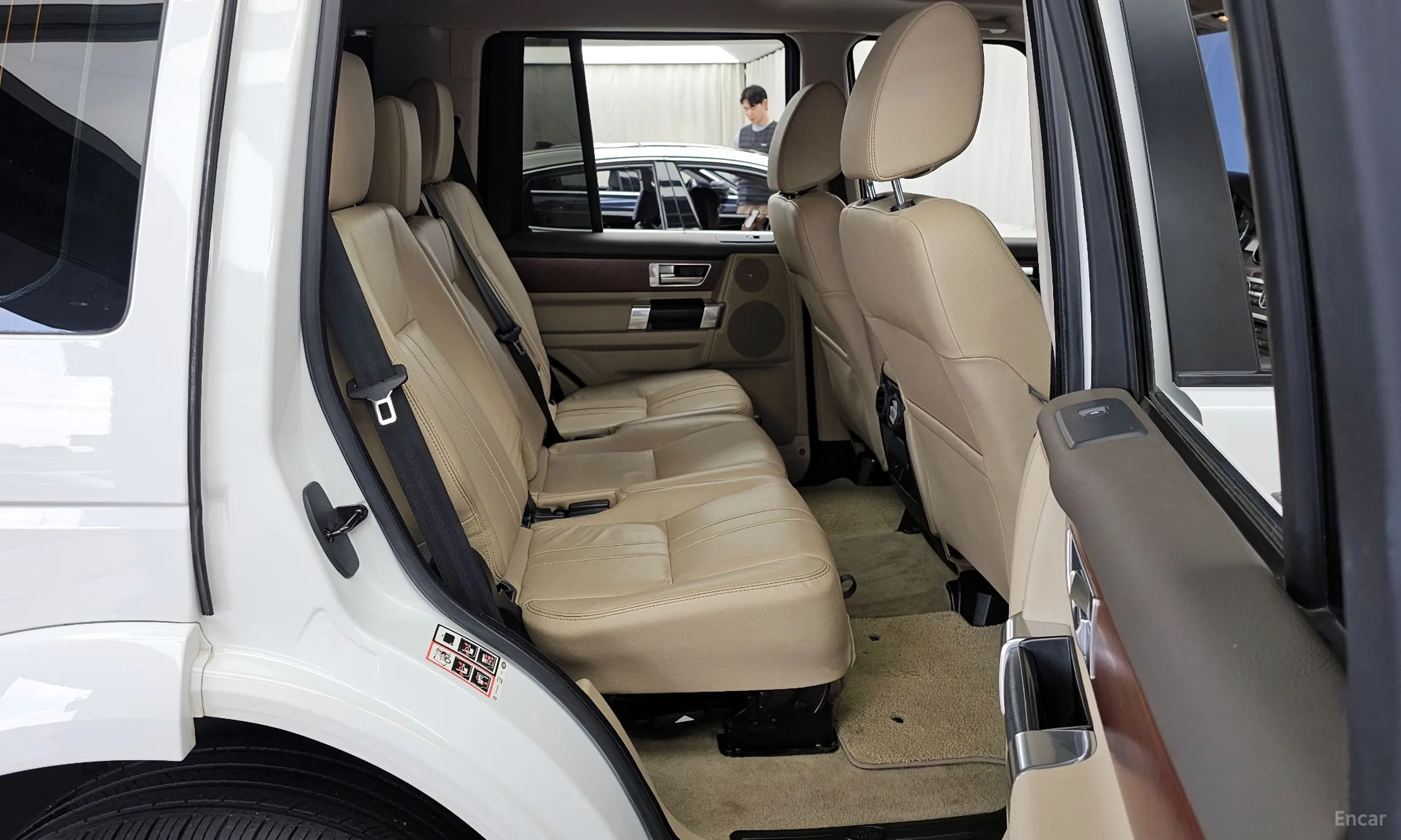 Land Rover Discovery 4 превью 12