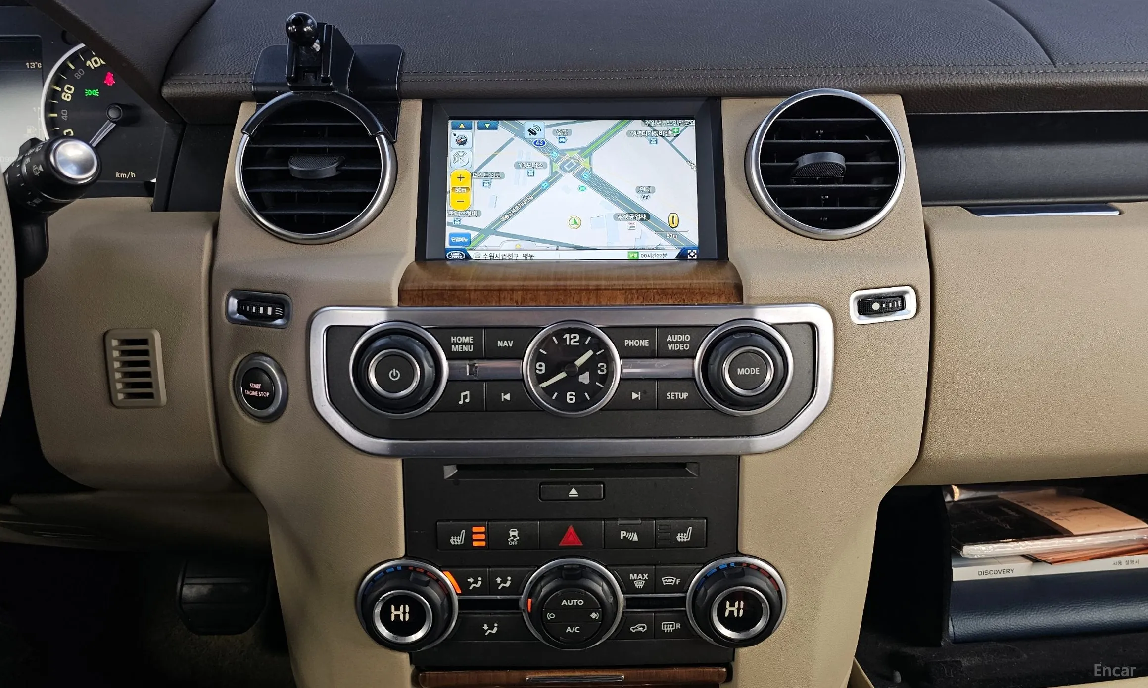 Land Rover Discovery 4 превью 14