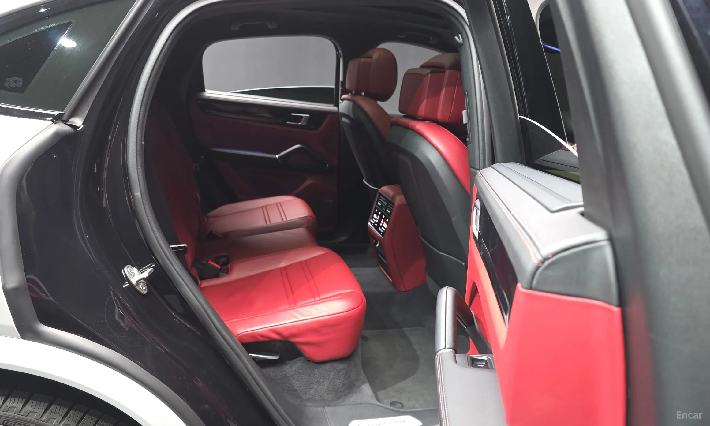 Porsche Cayenne (PO536) превью 12