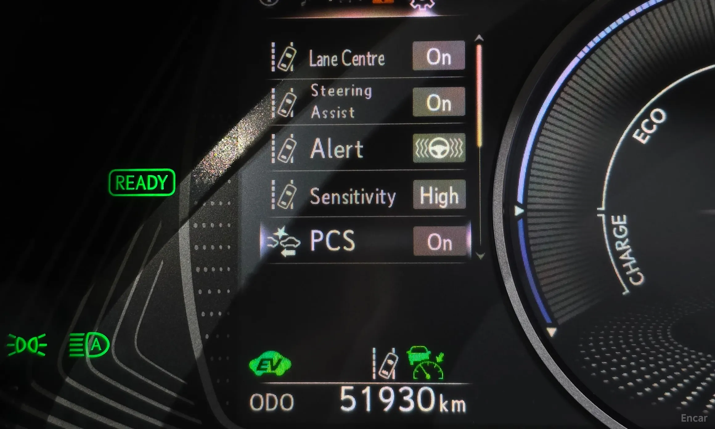 Lexus UX250h превью 16