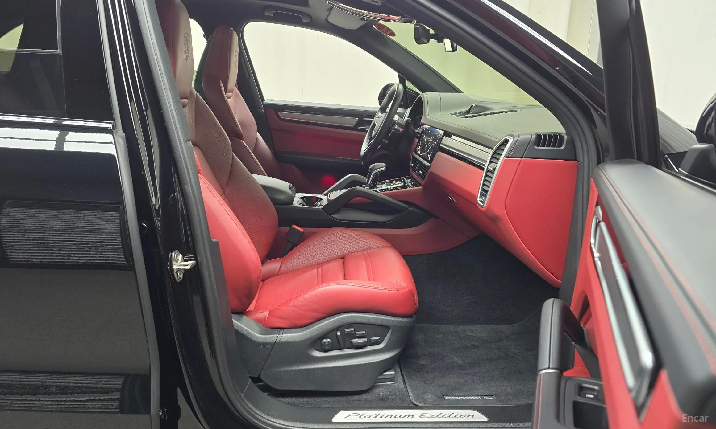 Porsche Cayenne (PO536) превью 11