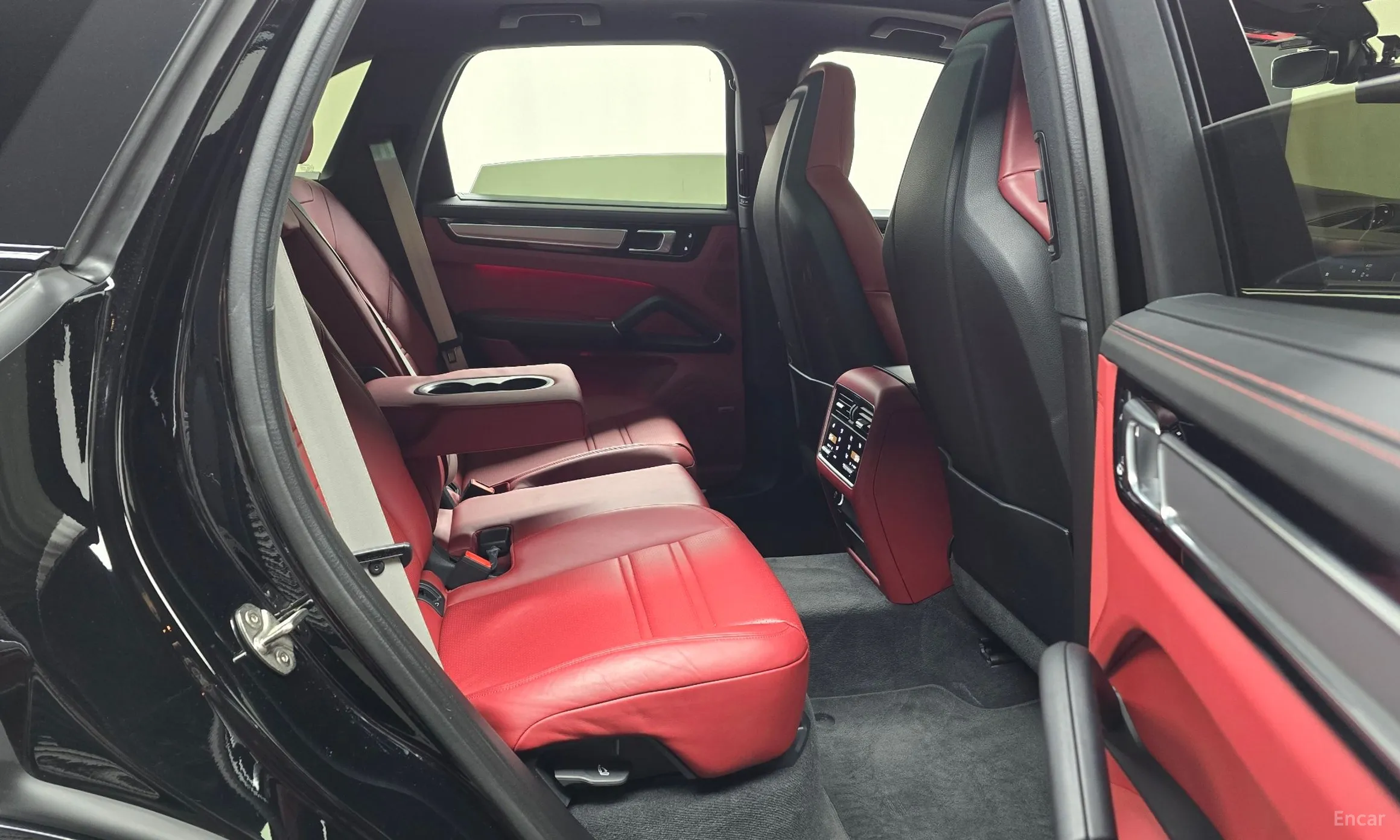 Porsche Cayenne (PO536) превью 12