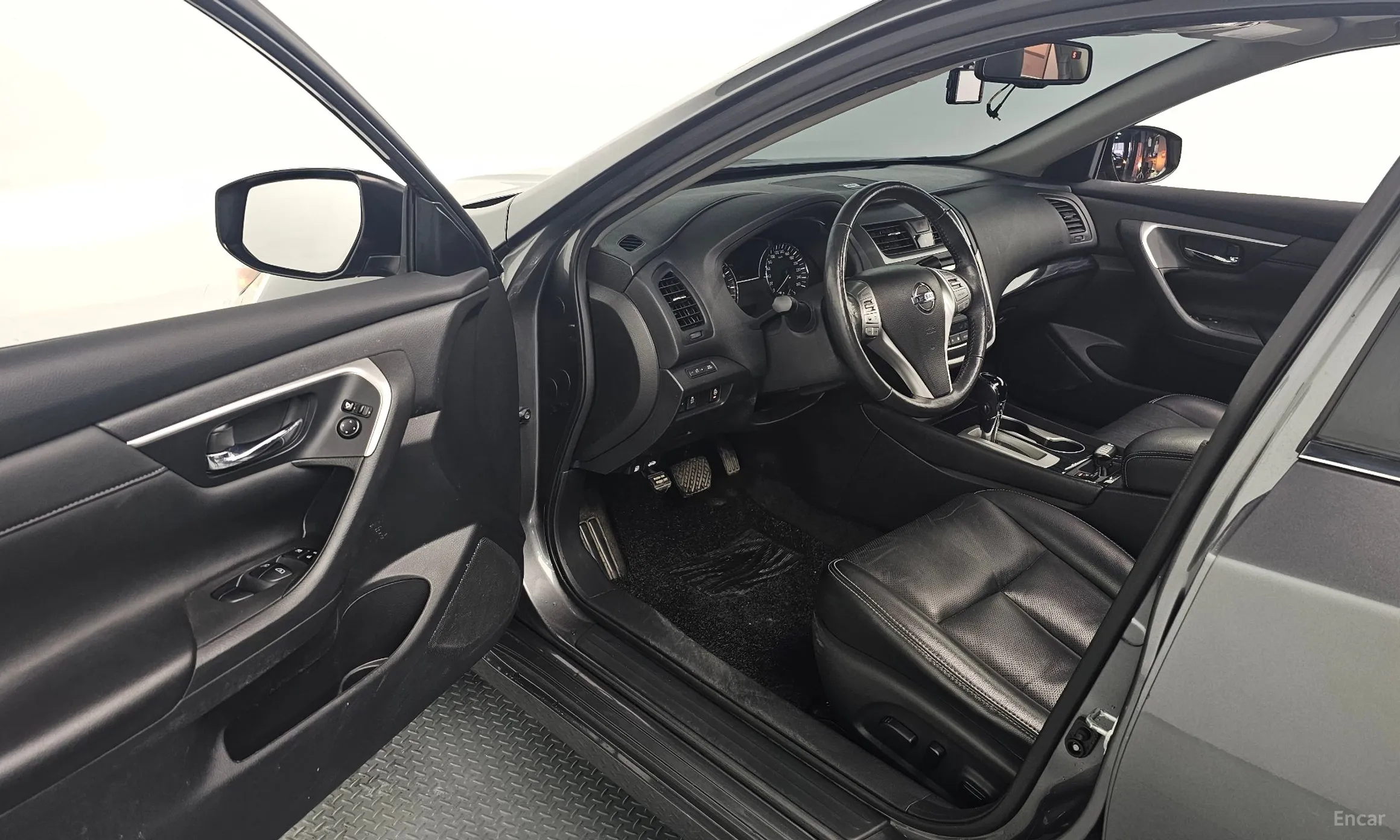Nissan Altima превью 11