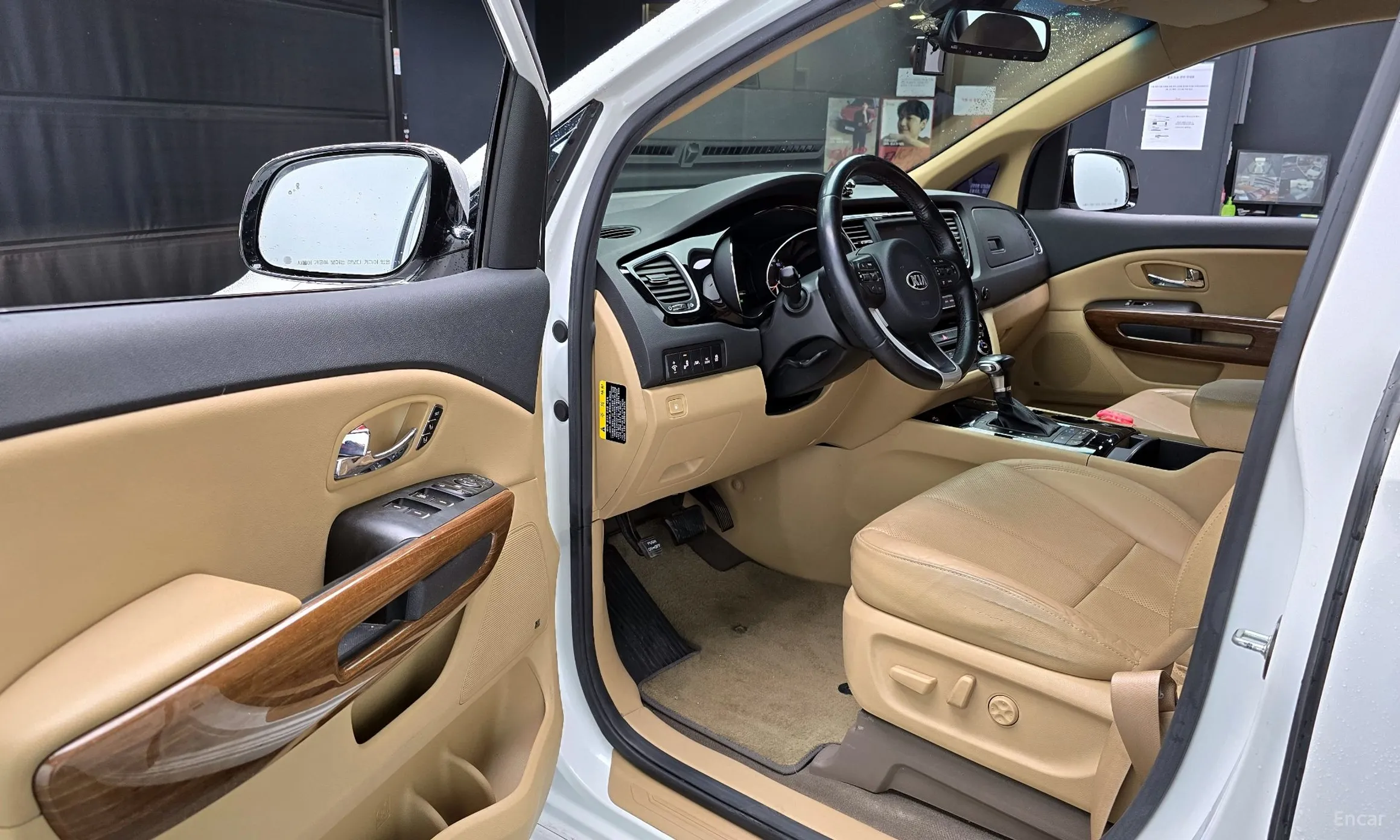Kia Carnival превью 11