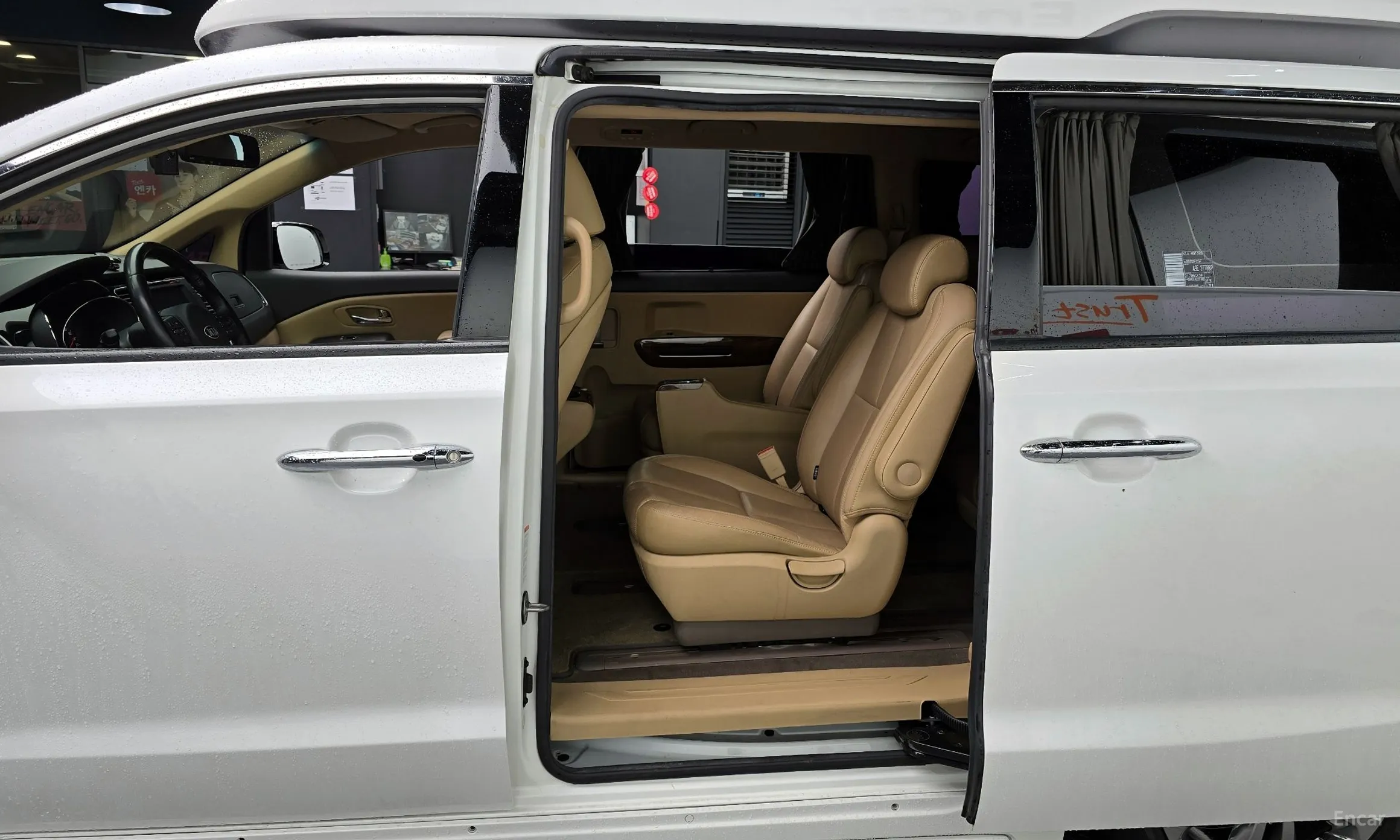 Kia Carnival превью 12