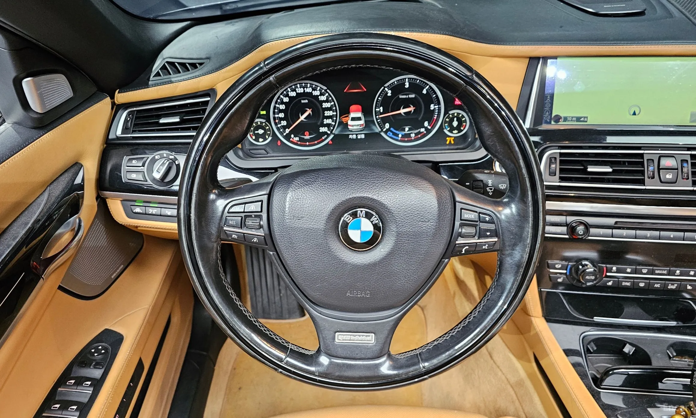 BMW 7 Series (F01) превью 13