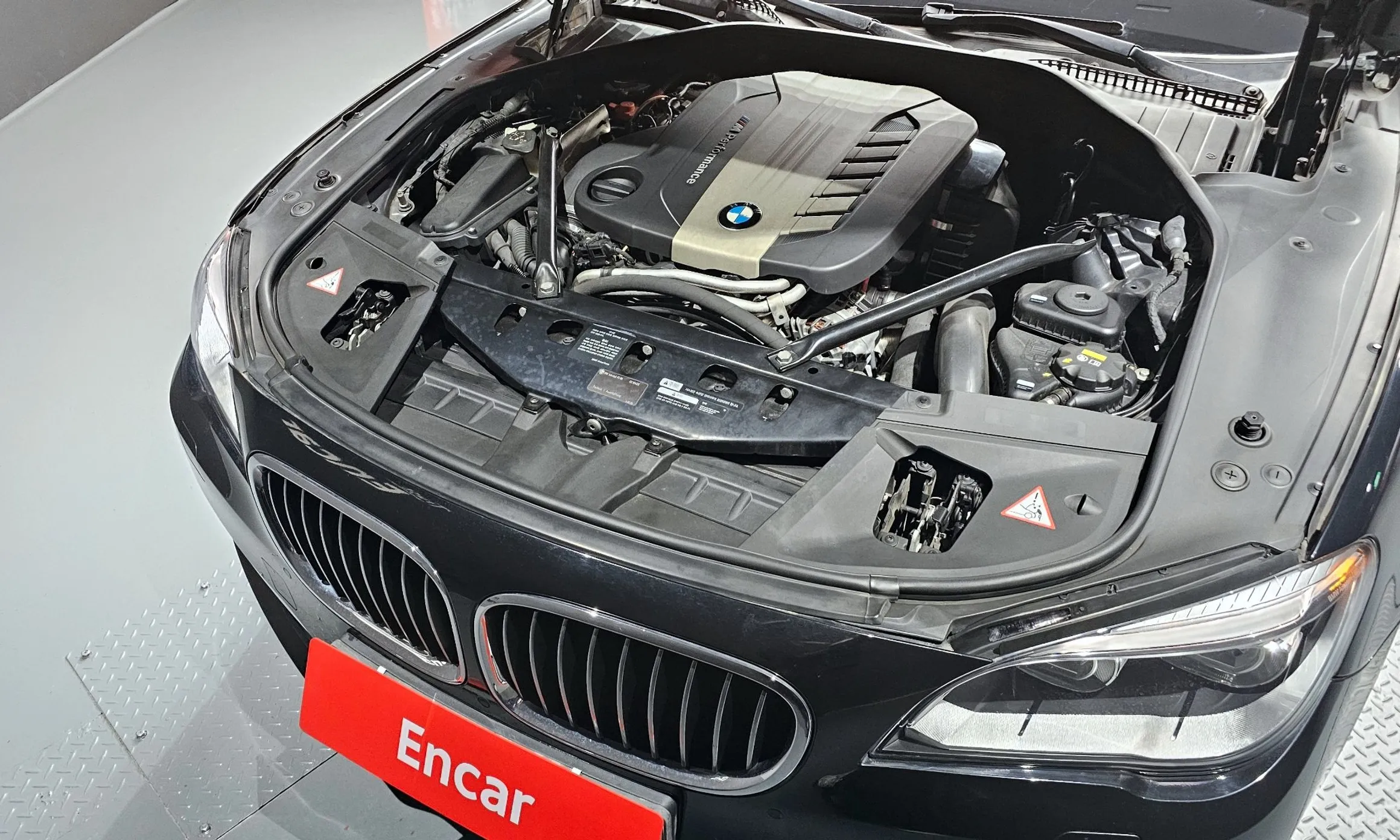 BMW 7 Series (F01) превью 6