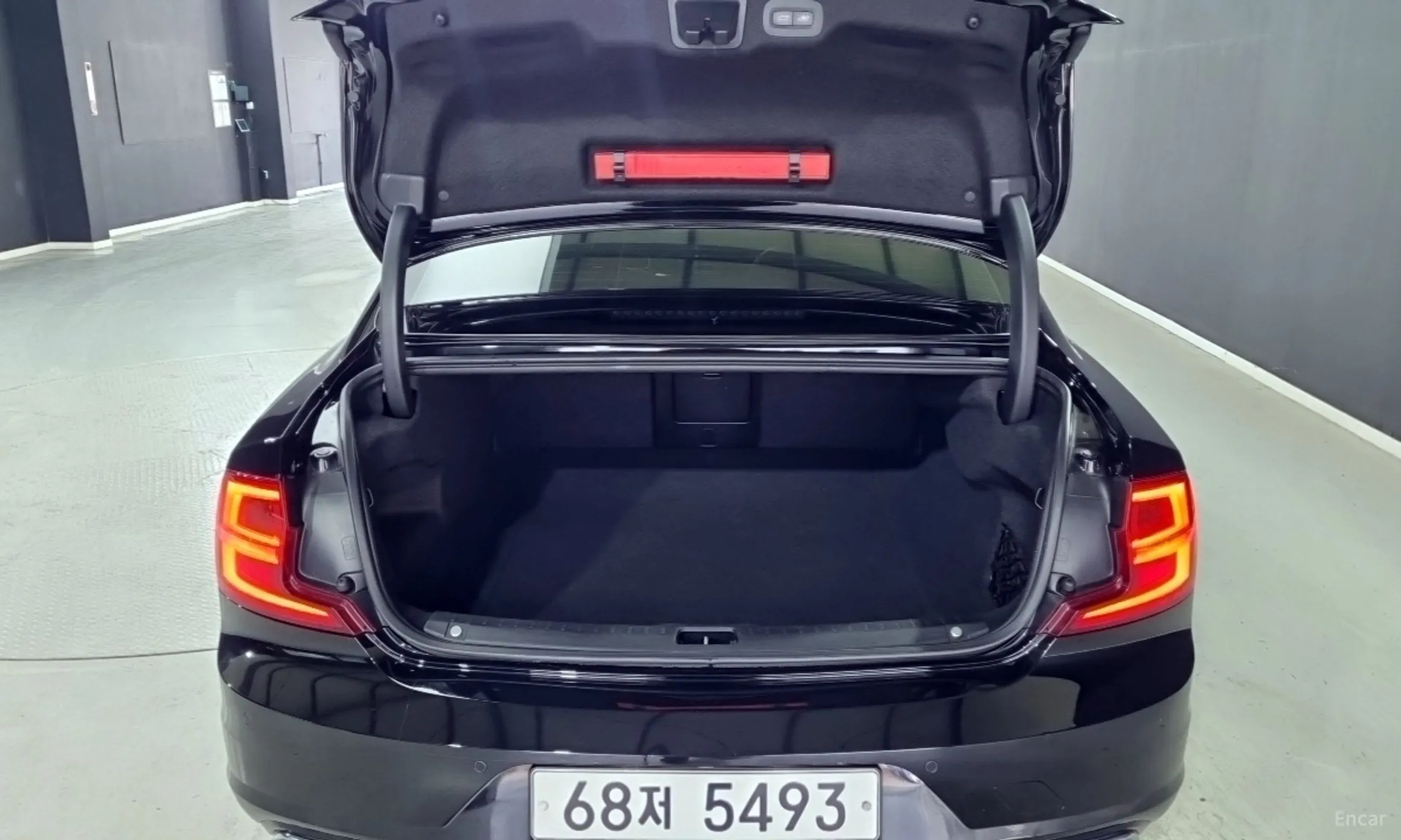 Volvo S90 превью 17