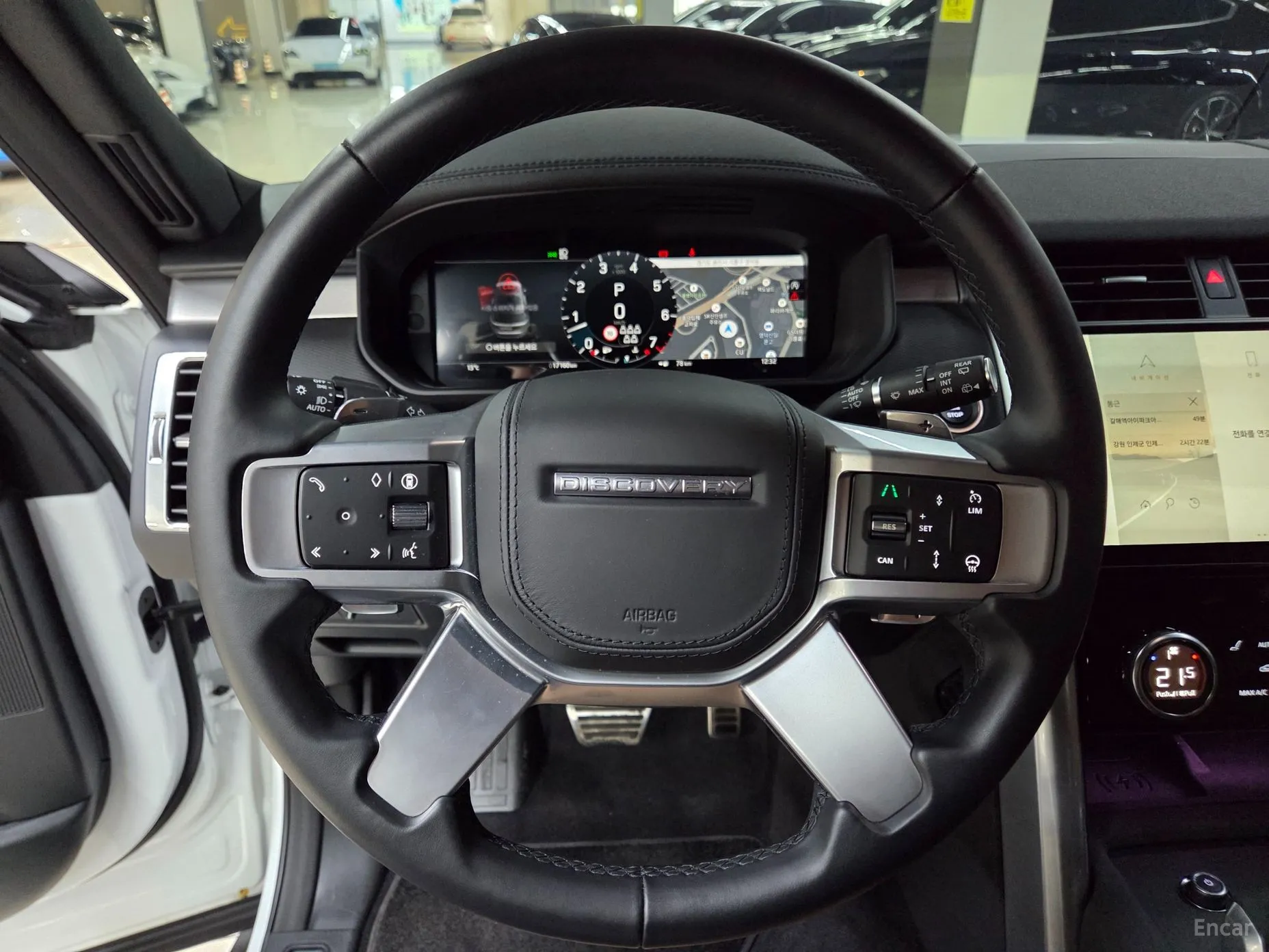 Land Rover Discovery 5 превью 10