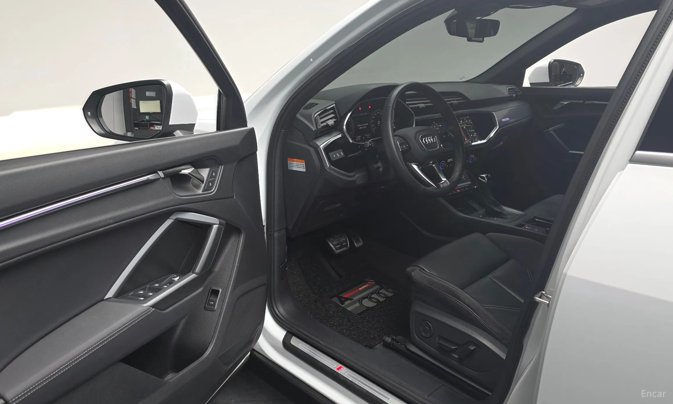 Audi Q3 (F3) превью 11