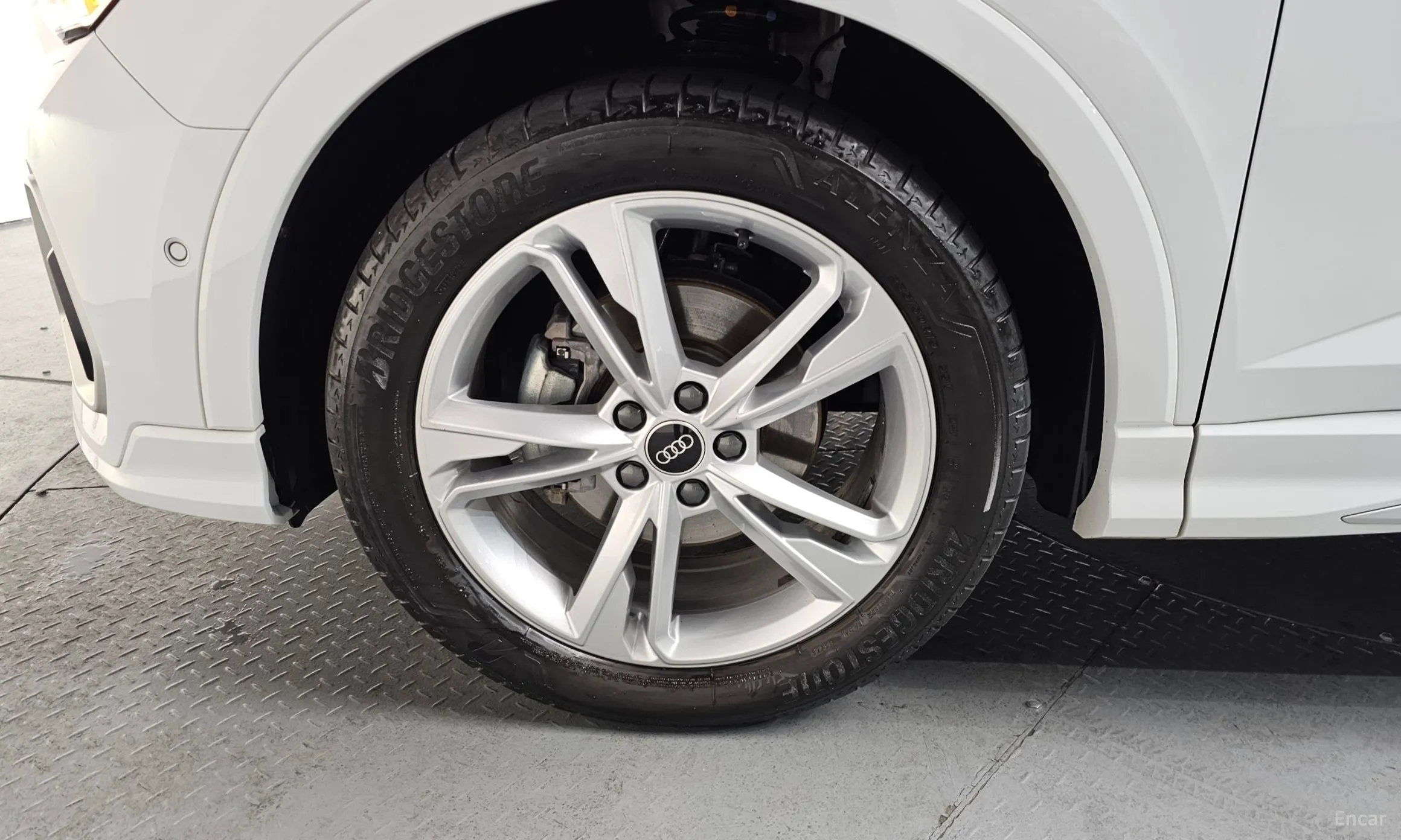 Audi Q3 (F3) превью 5