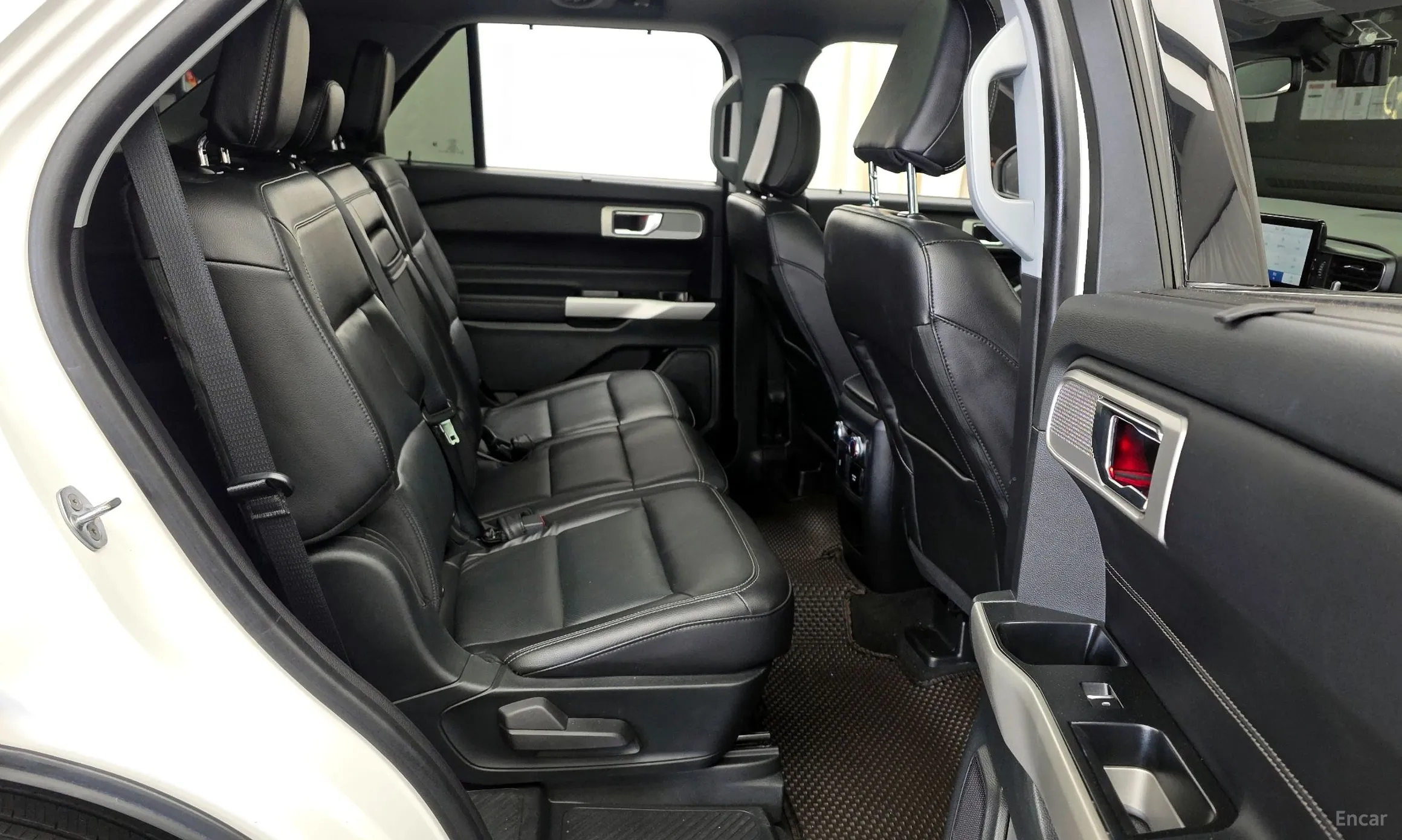 Ford Explorer 6th Generation превью 12