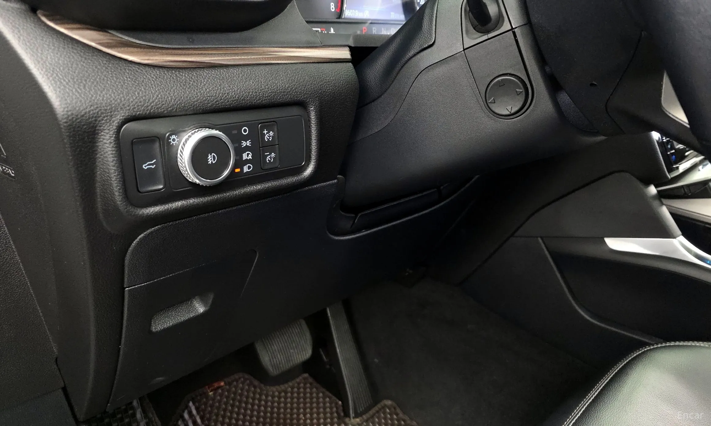 Ford Explorer 6th Generation превью 18