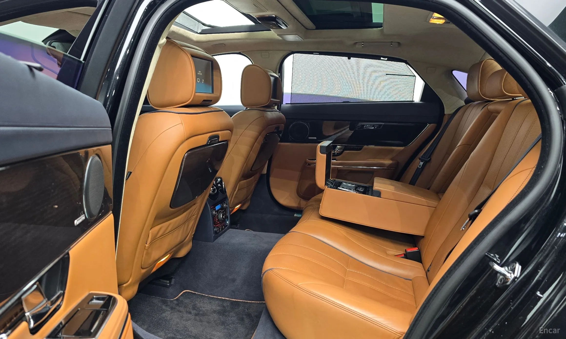 Jaguar All New XJ превью 12