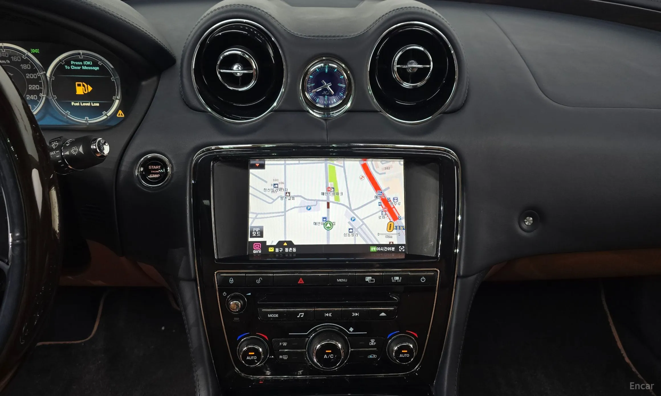 Jaguar All New XJ превью 15