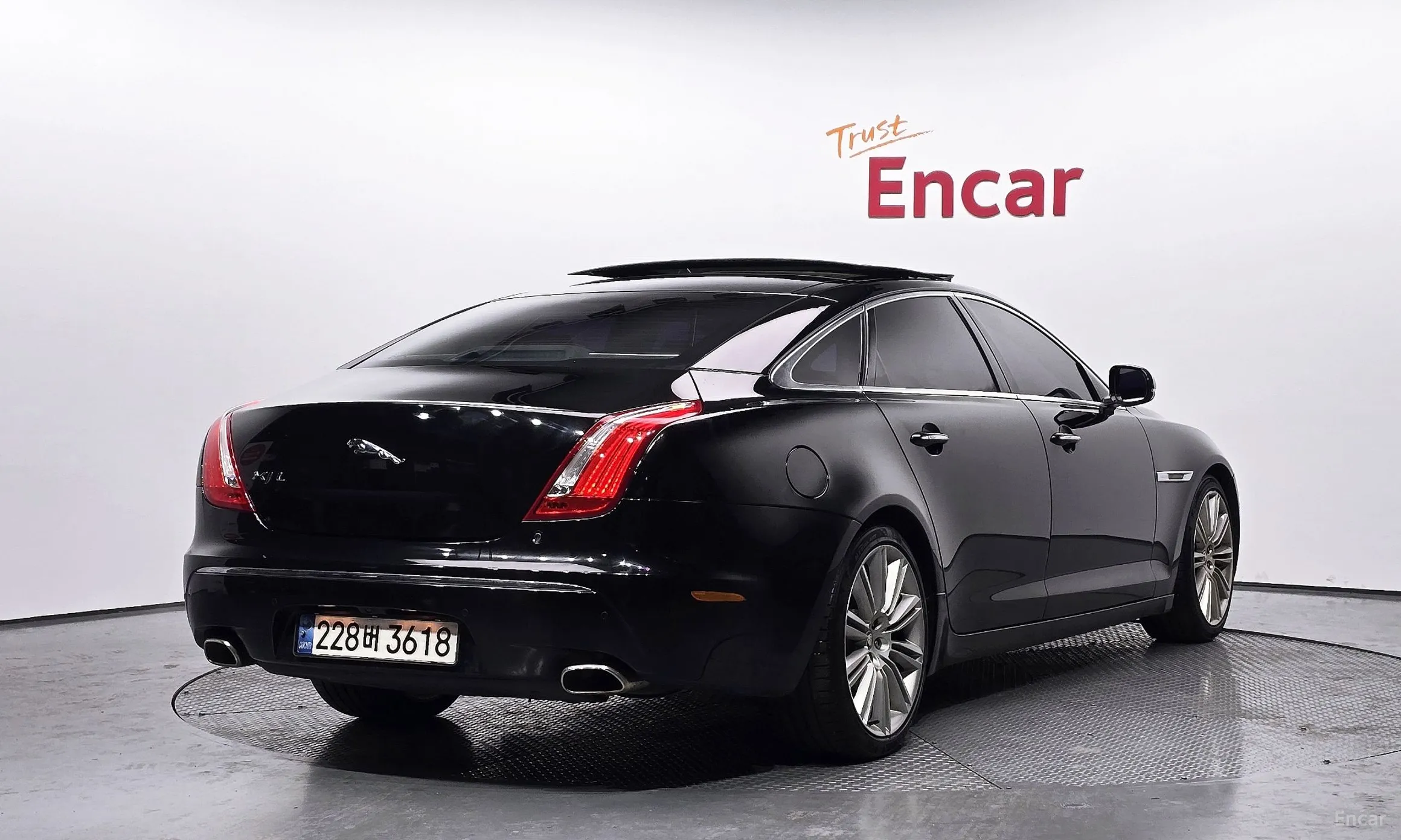 Jaguar All New XJ превью 2