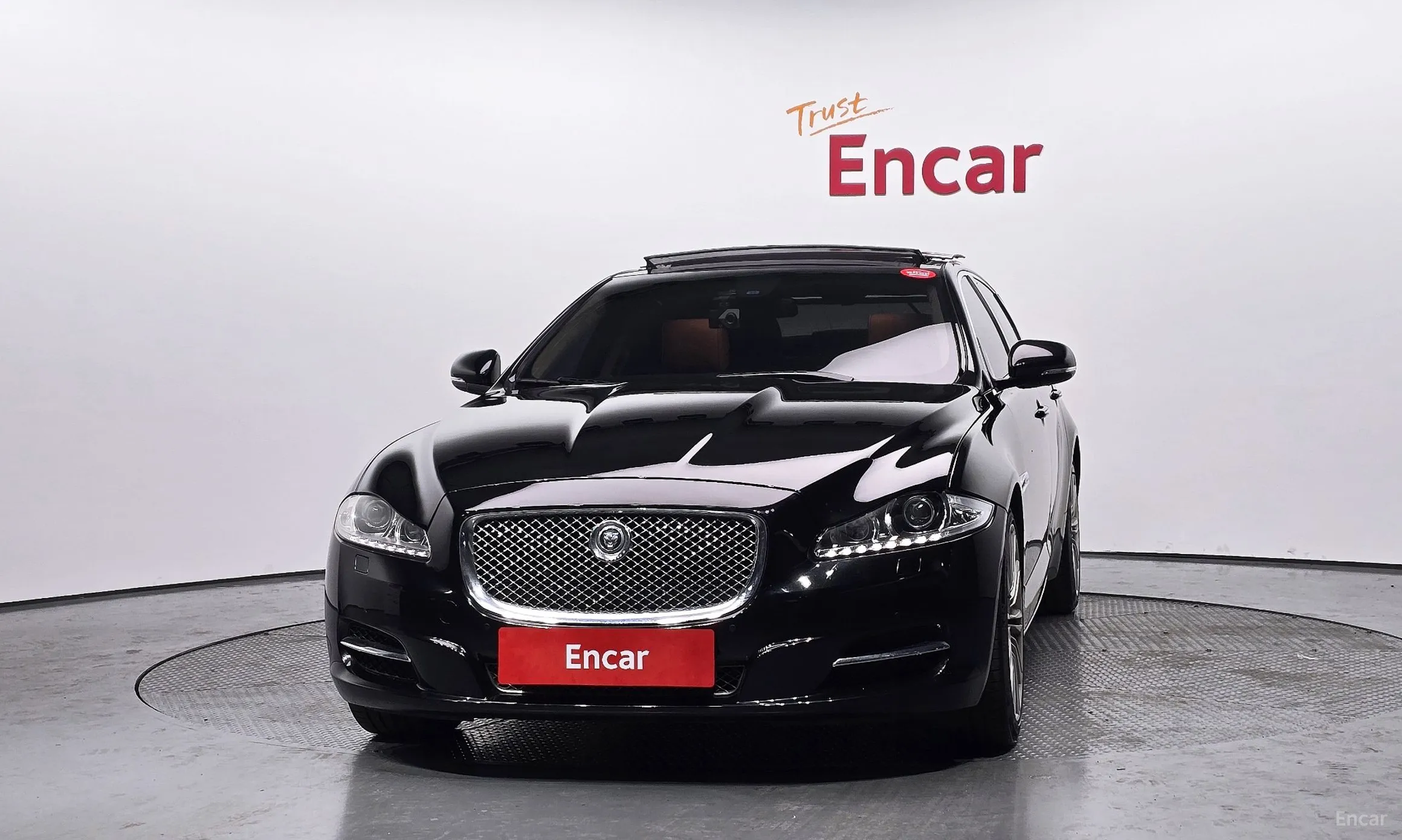 Jaguar All New XJ превью 3