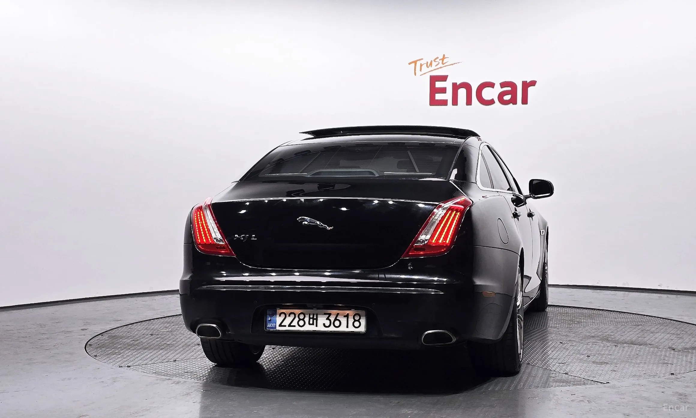 Jaguar All New XJ превью 4