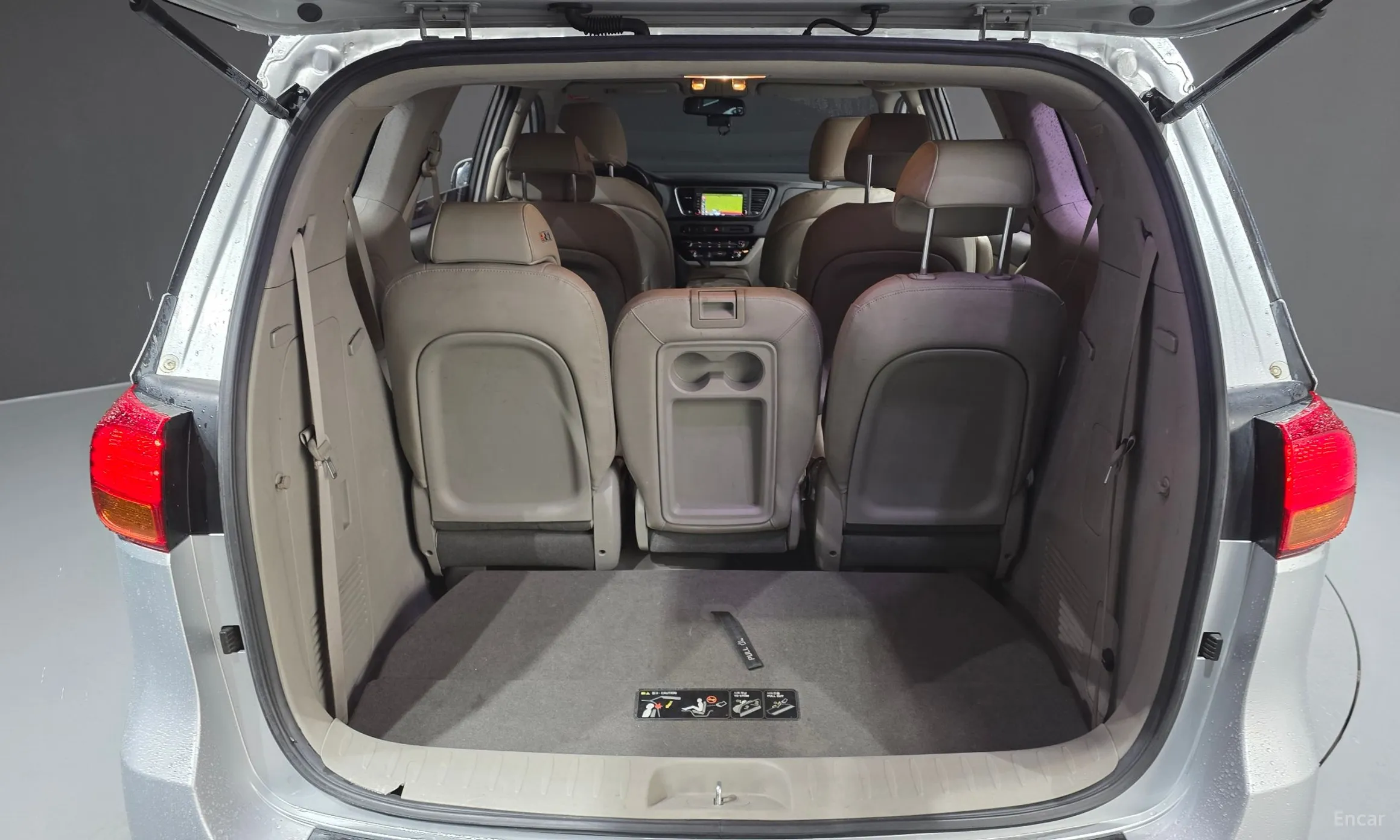 Kia Carnival превью 20