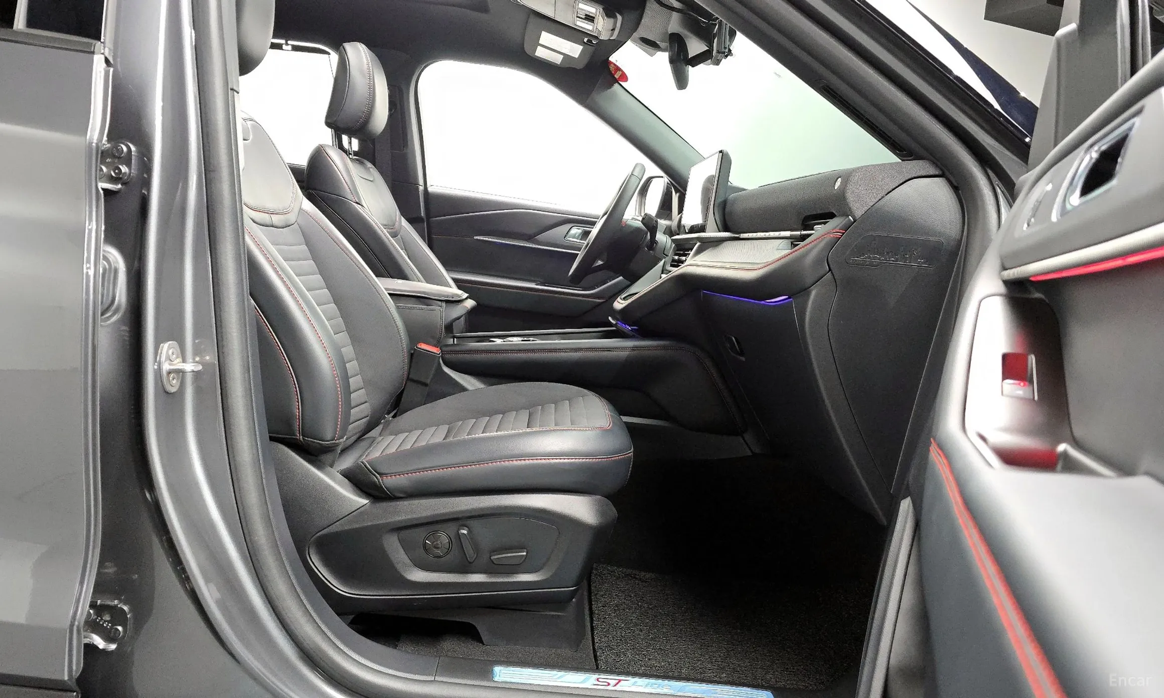 Ford Explorer 6th Generation превью 11