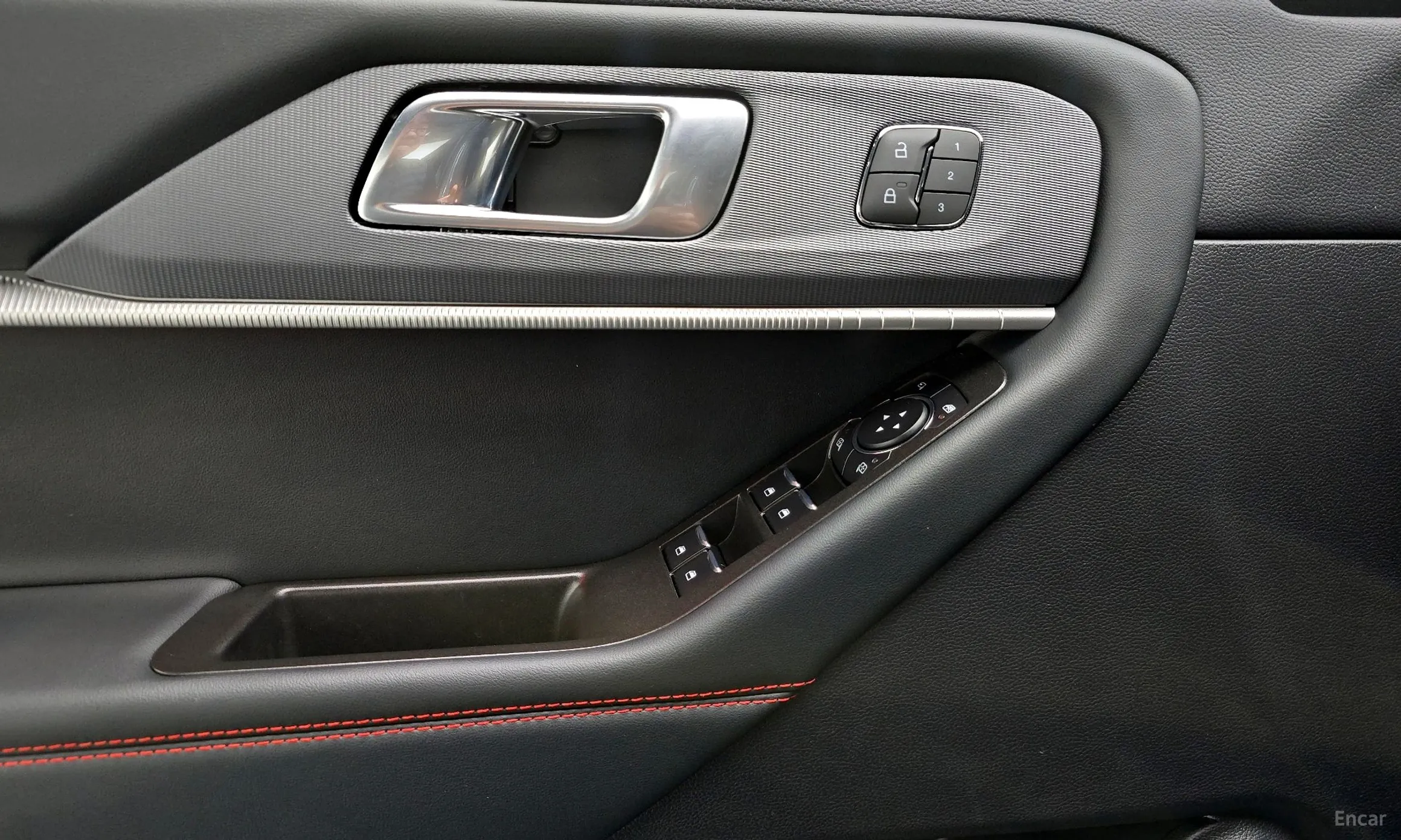 Ford Explorer 6th Generation превью 17