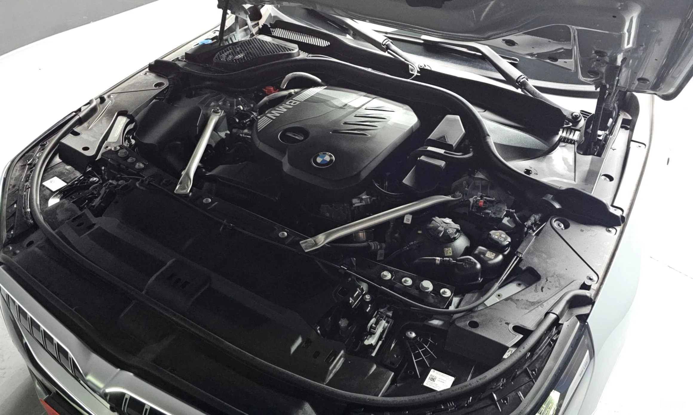 BMW 5 Series (G60) превью 6