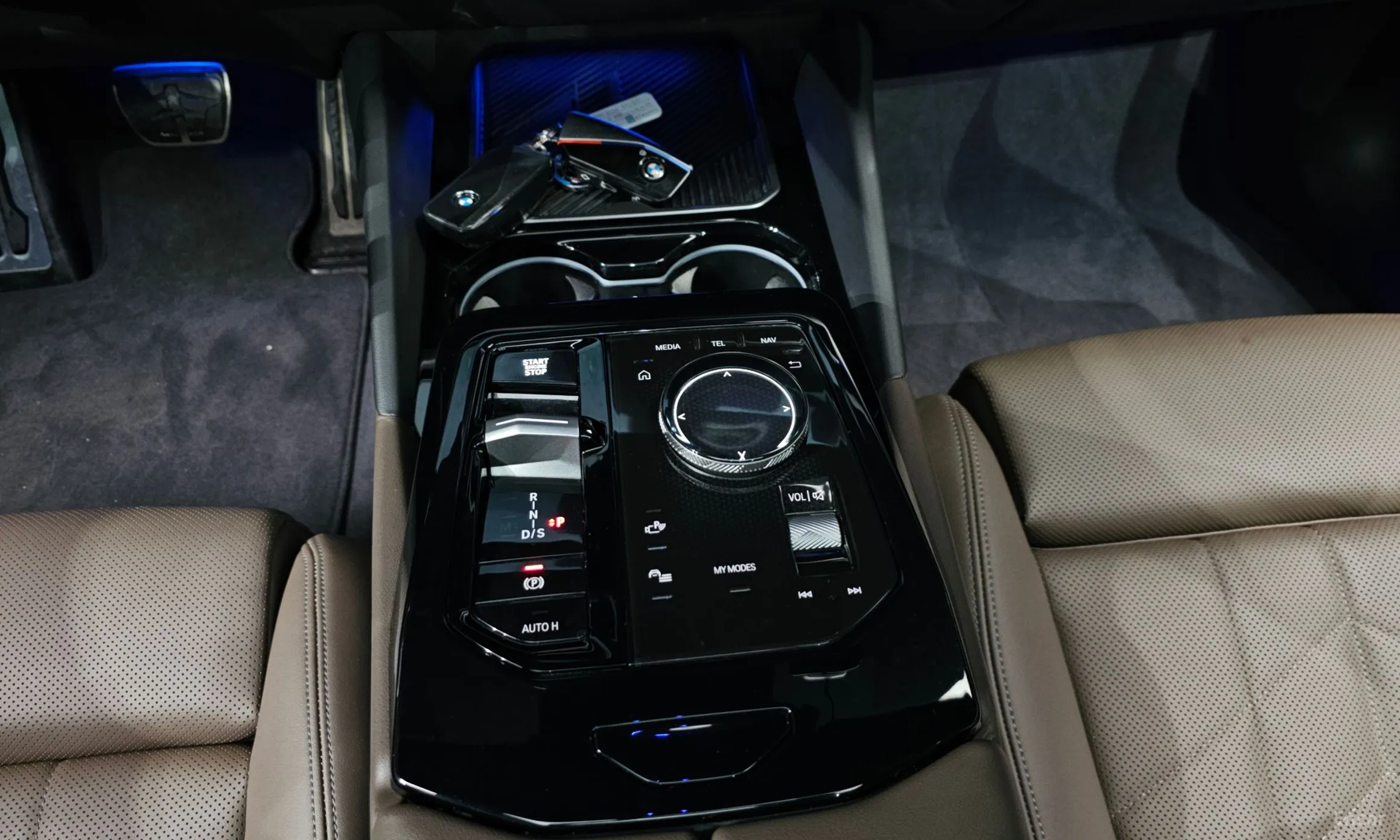 BMW 5 Series (G60) превью 9