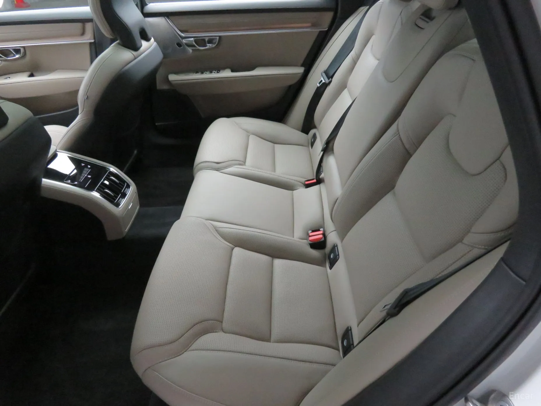 Volvo S90 превью 10