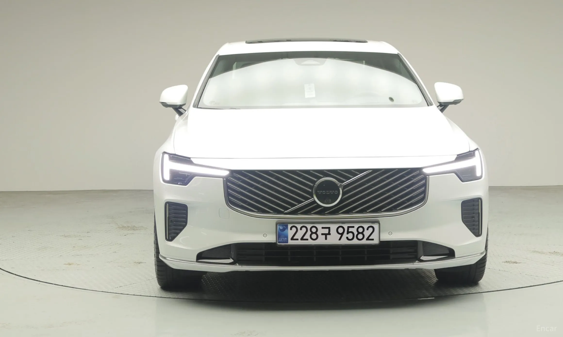 Volvo S90 превью 3