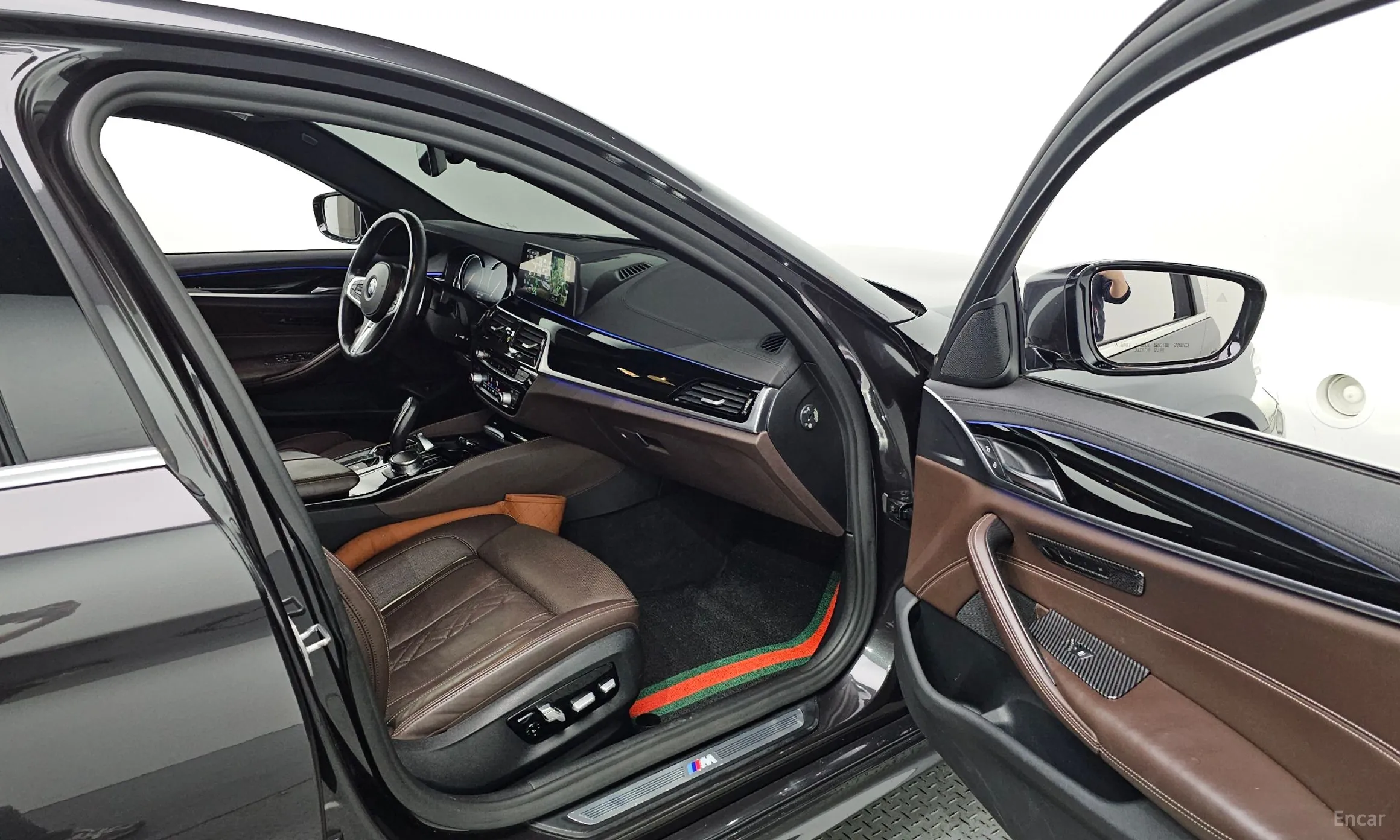 BMW 5 Series (G30) превью 11