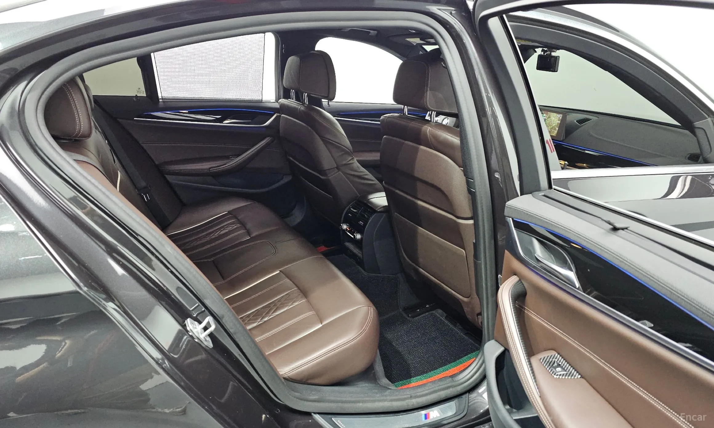 BMW 5 Series (G30) превью 13