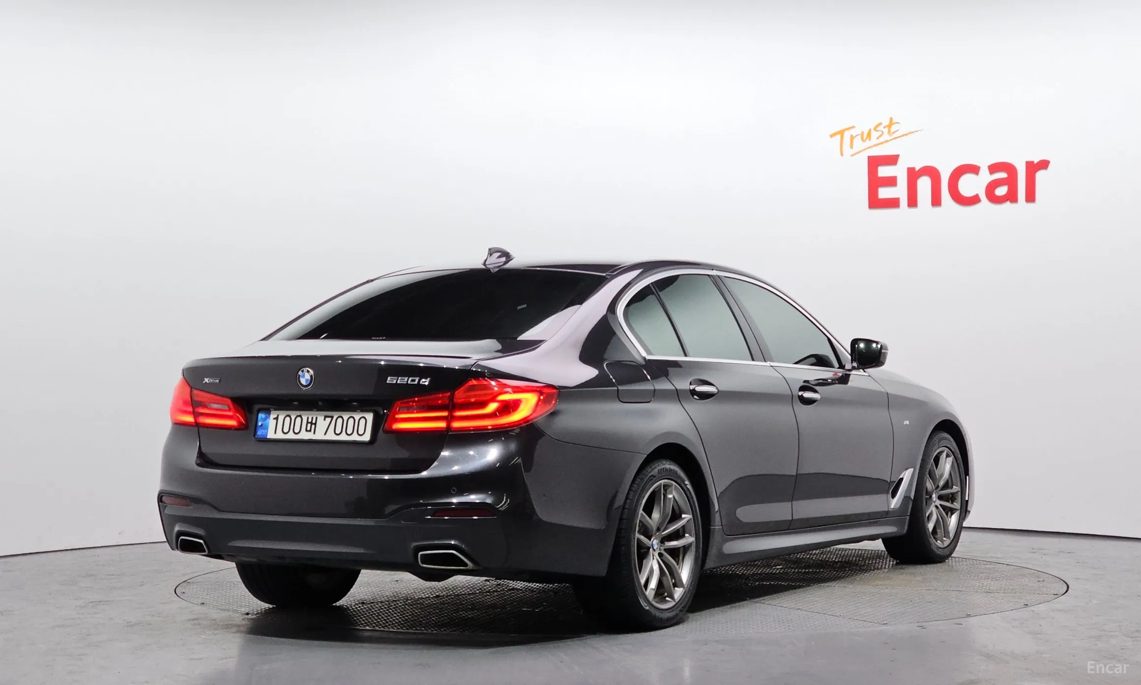 BMW 5 Series (G30) превью 2