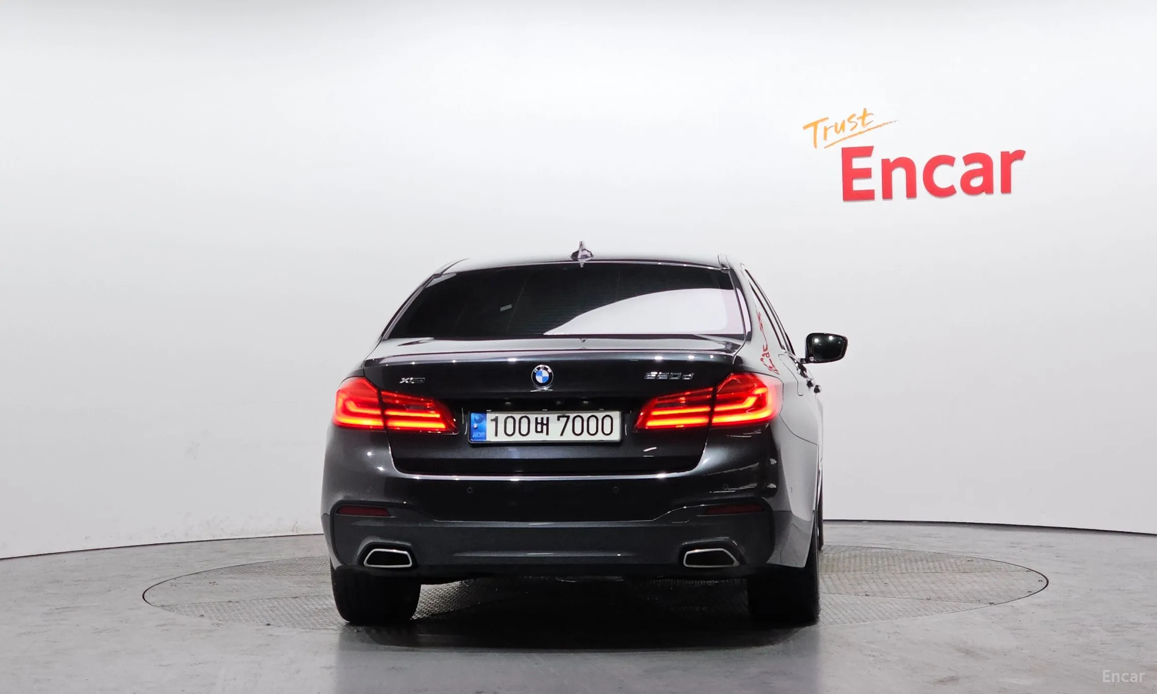 BMW 5 Series (G30) превью 4