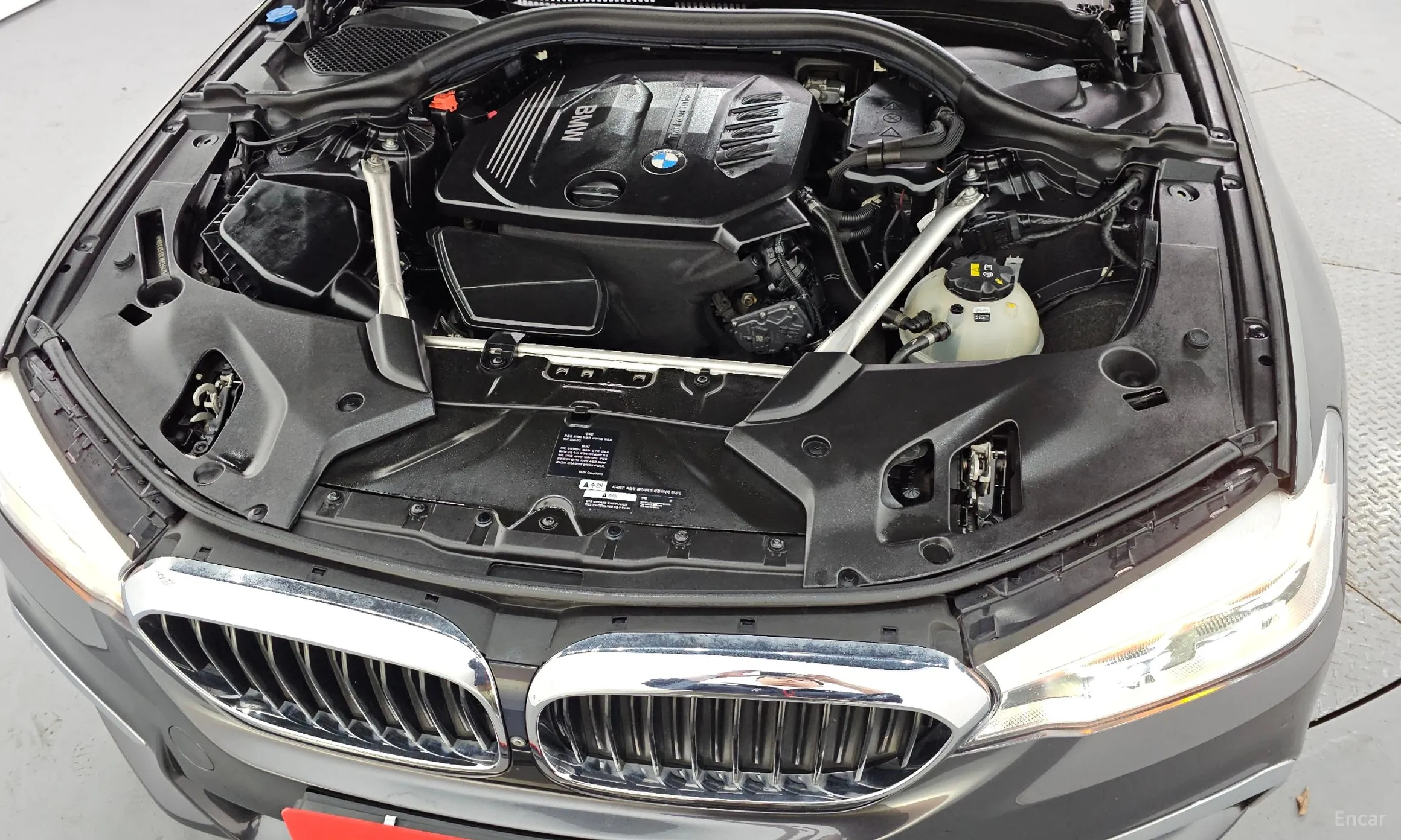 BMW 5 Series (G30) превью 6